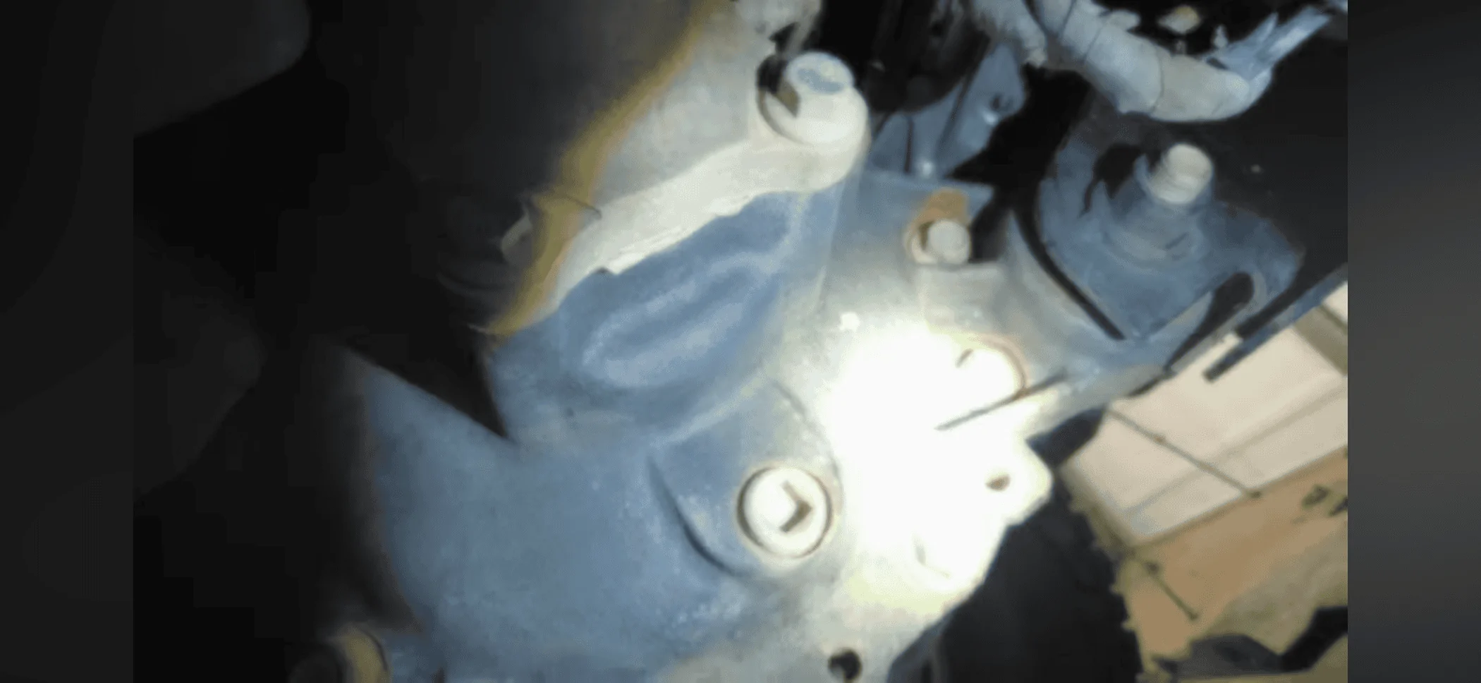 Ford Bronco Front Diff Leaking - am I missing two bolts? 51050B44-79C6-42EB-8693-FF1AF19306E1