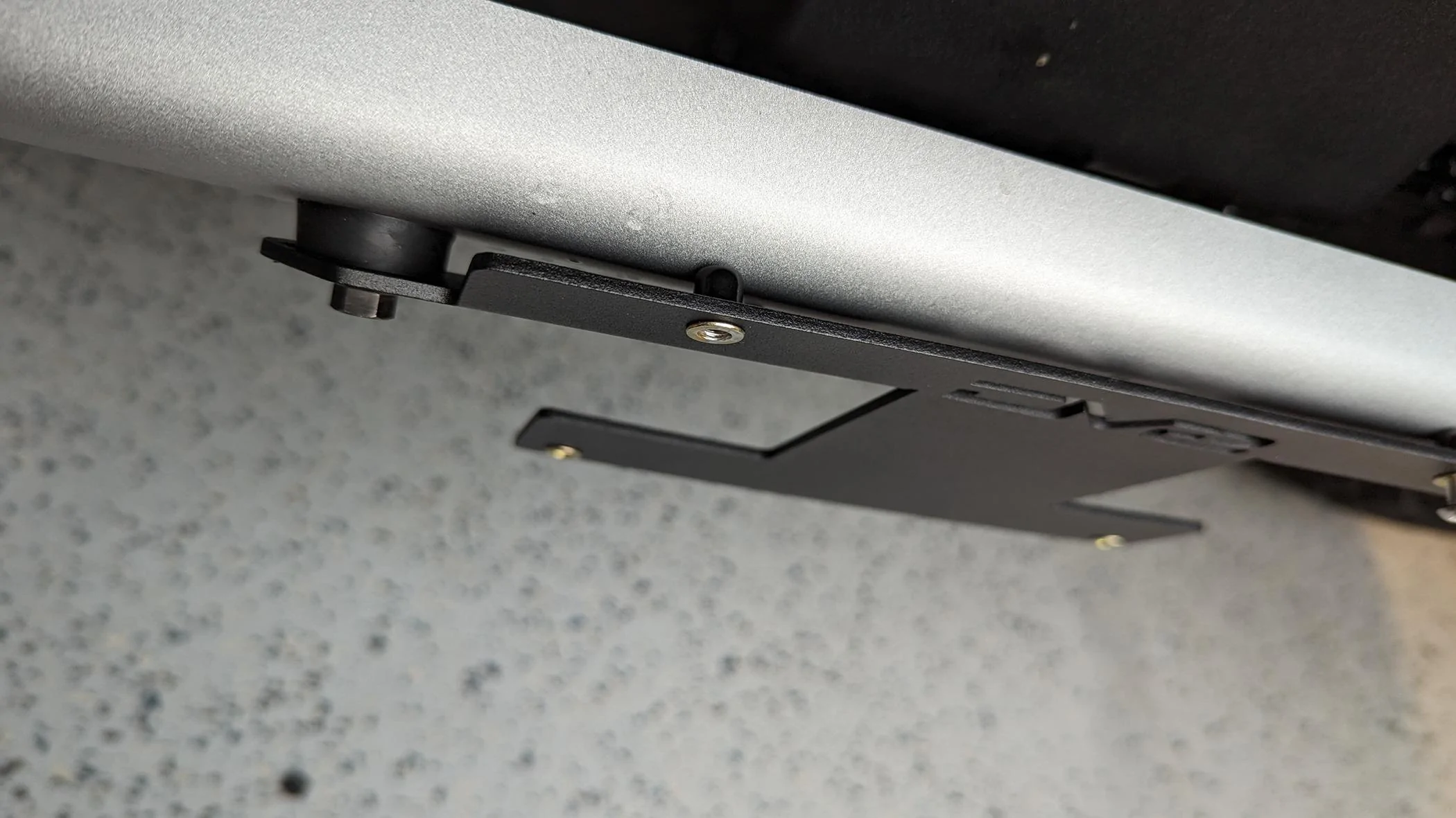 Ford Bronco Bumper Trim Replacement License Plate bracket PXL_20230701_001518121 (1)