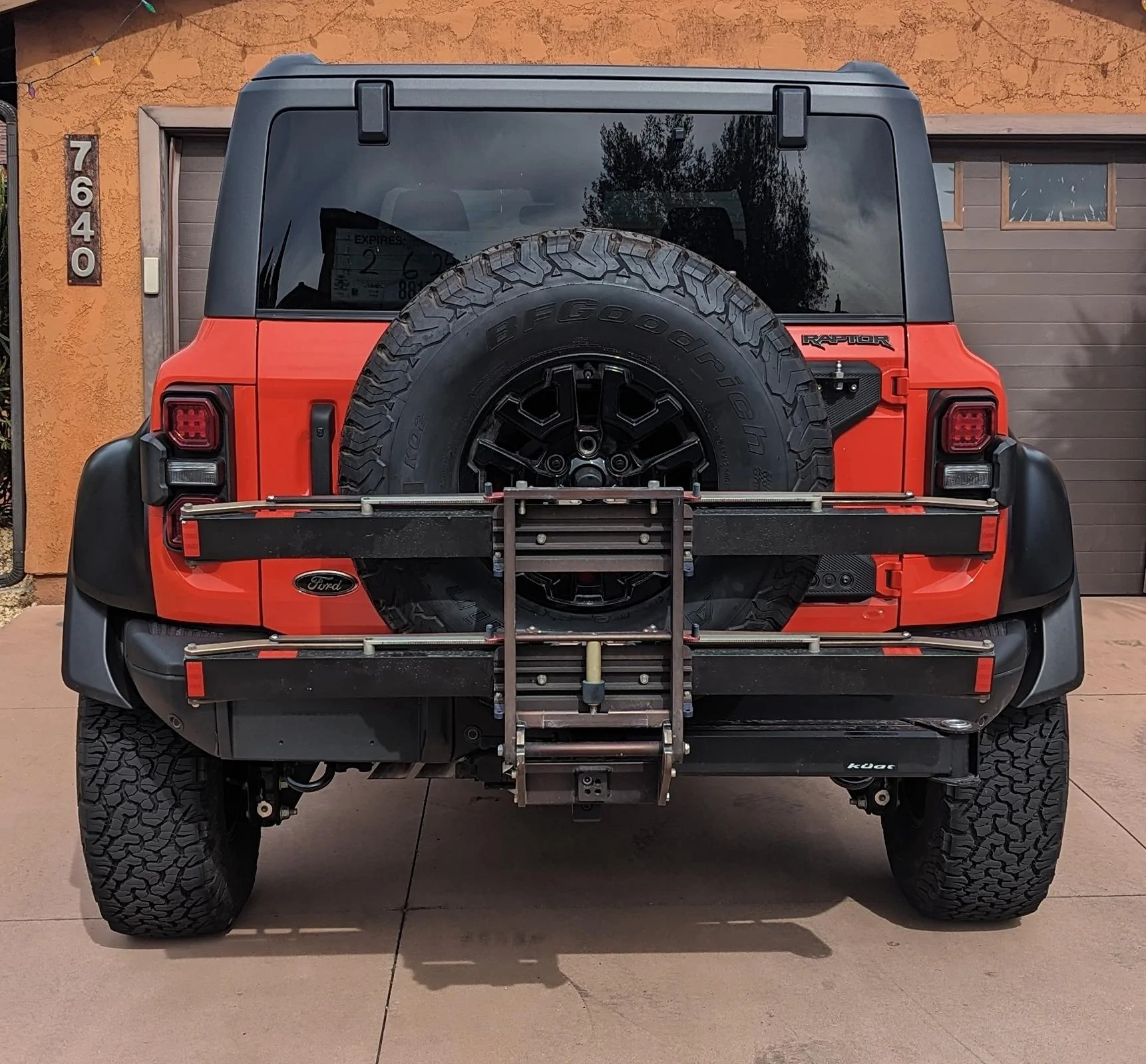 Ford Bronco Raptor emblem PXL_20240119_192309687-01