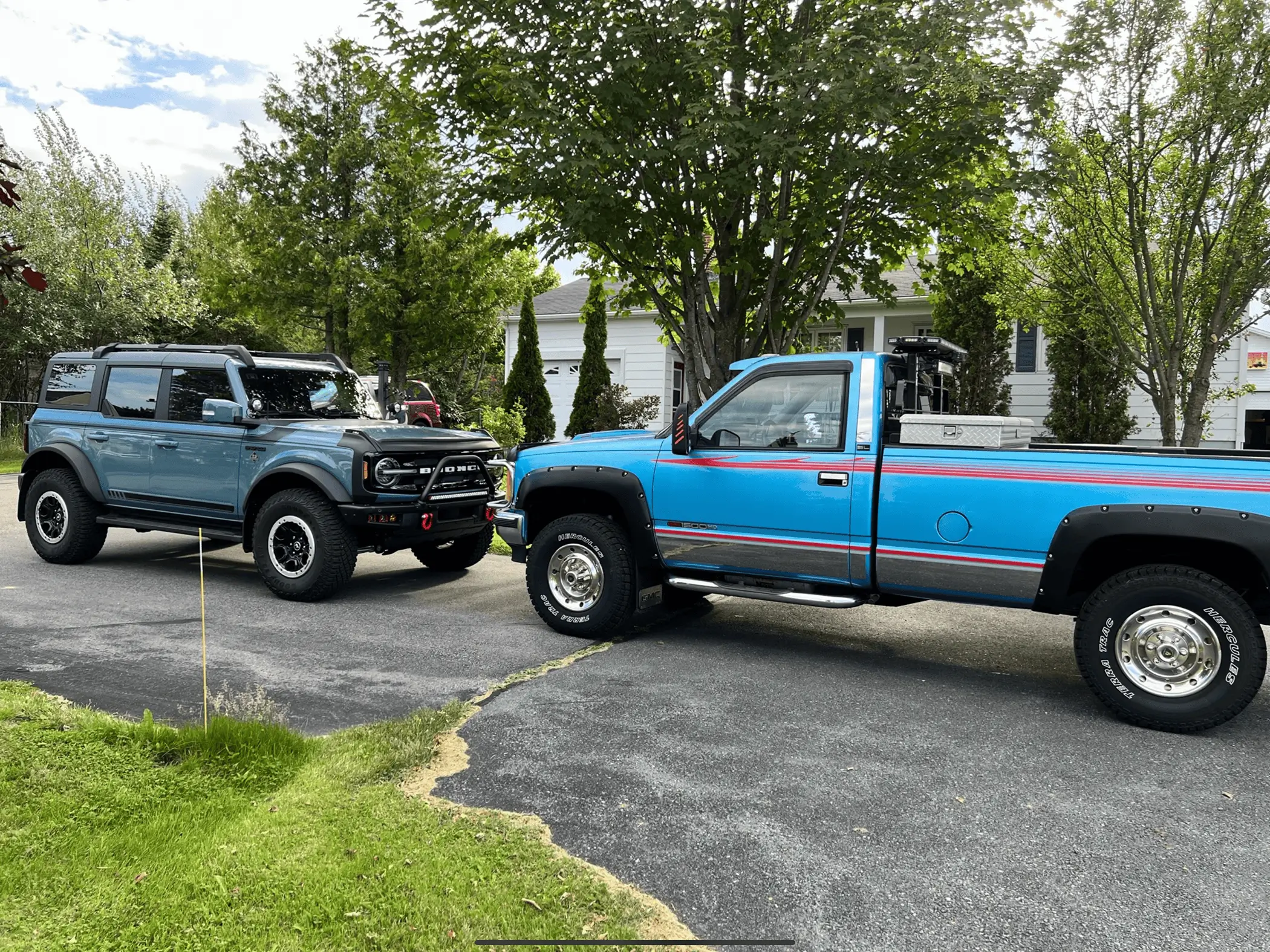 Ford Bronco Post your Bronco's garage mates! IMG_8489