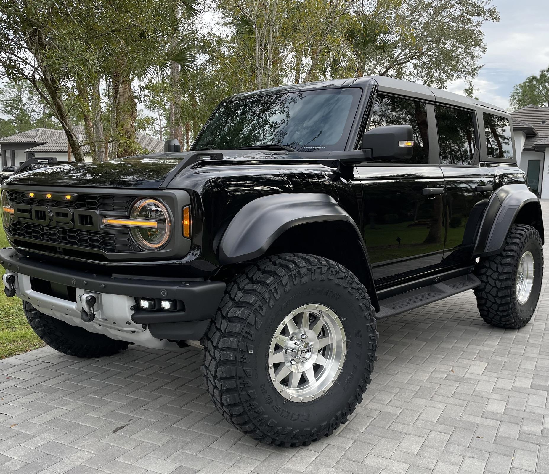 Ford Bronco Show me your Bronco with polished wheels! IMG_14