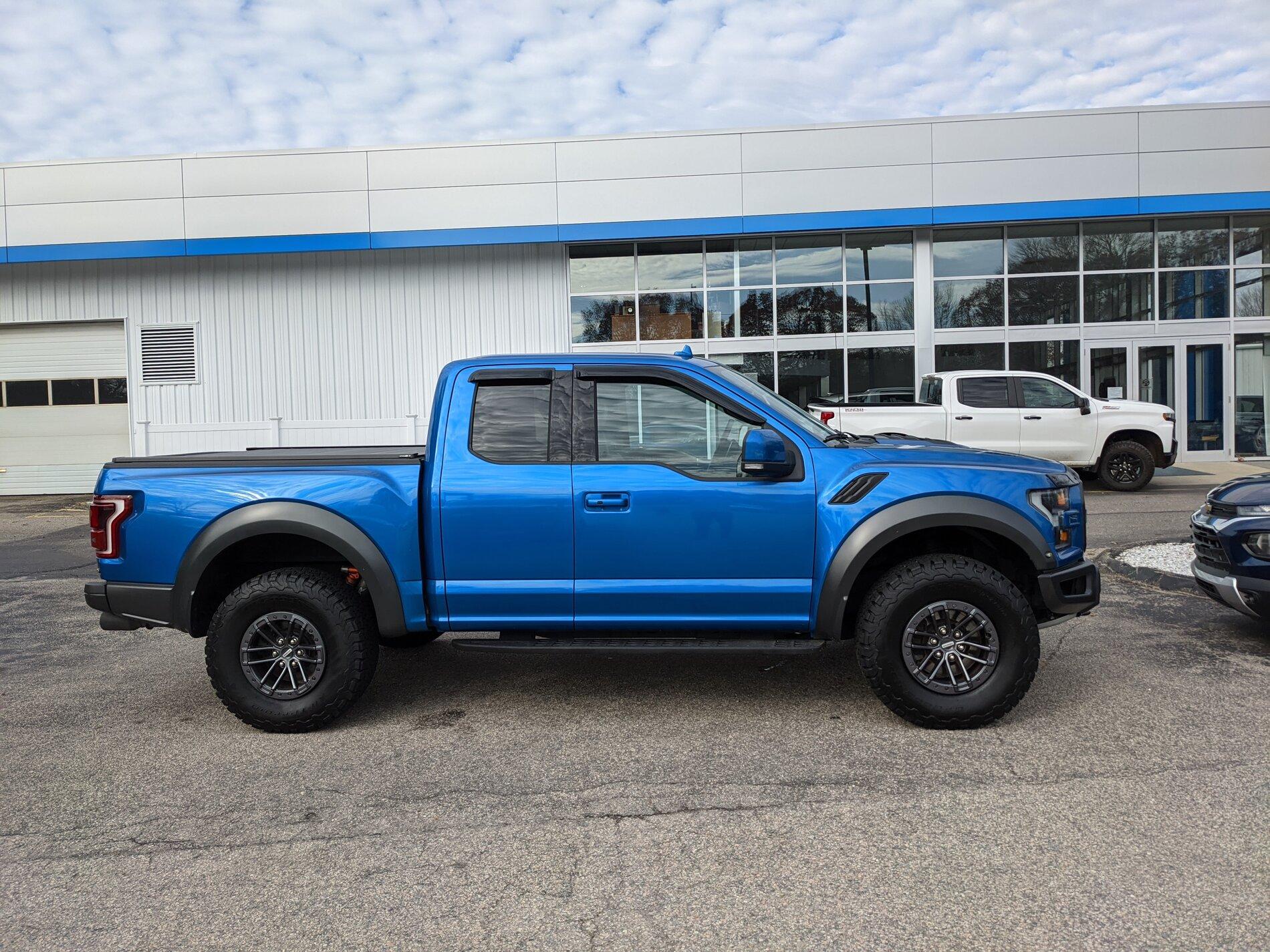Ford Bronco Velocity Blue Metallic thread PXL_20201115_152011432