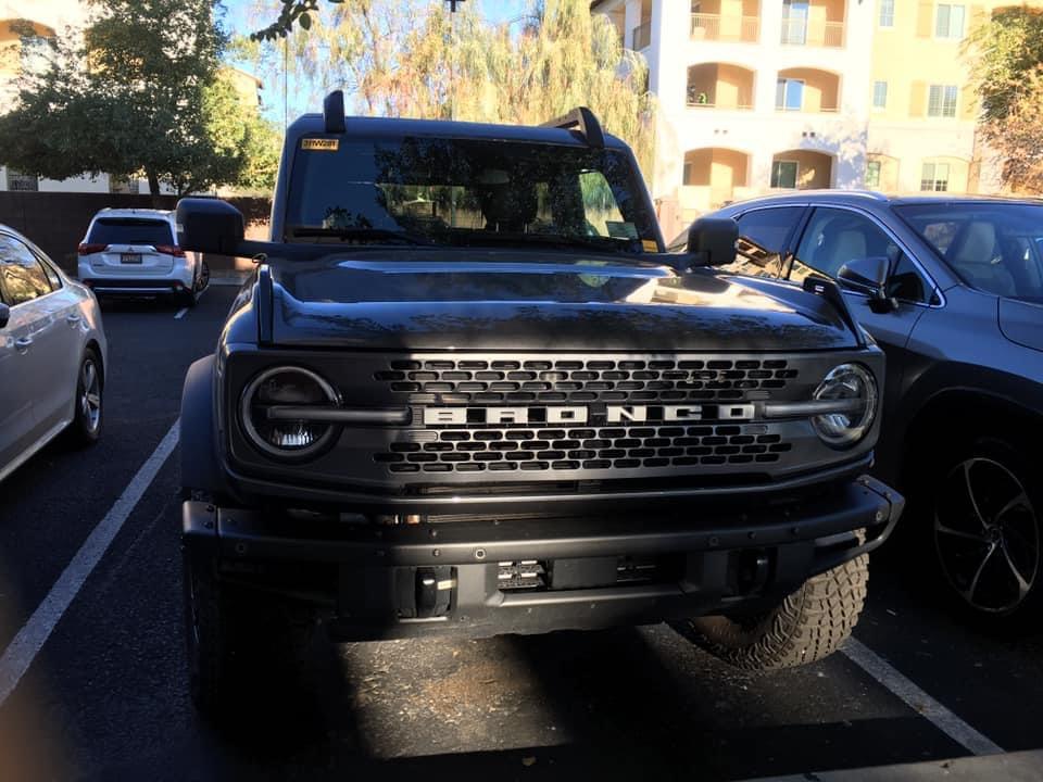 Ford Bronco Carbonized Gray 2-Door Badlands 7F0AD460-A2BE-4B51-8AFC-3FA35878922C