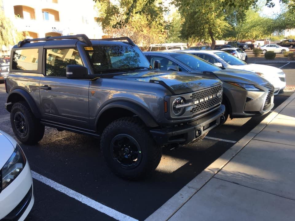 Ford Bronco Carbonized Gray 2-Door Badlands 0A47CBEA-DB40-4A98-803F-4EA927C9637F