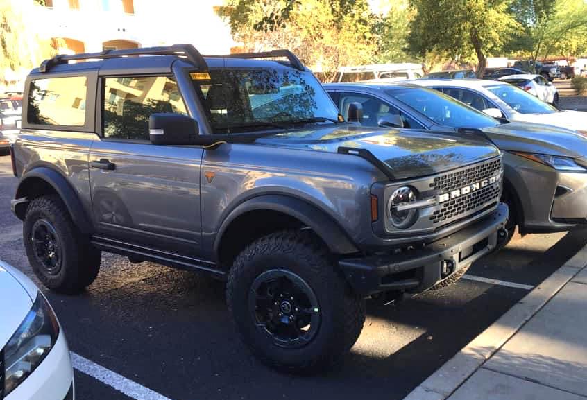 Ford Bronco Carbonized Gray 2-Door Badlands B4D66594-9B98-4378-8D84-4C15962B9157