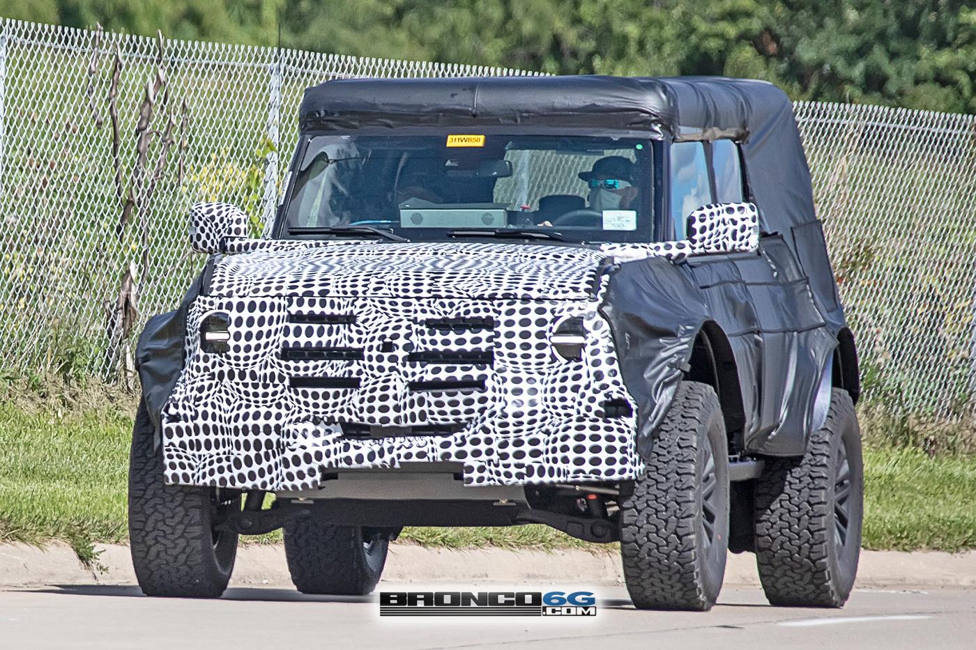 Ford Bronco Warthog vs Rubicon 392 ( Car and Driver) wartho