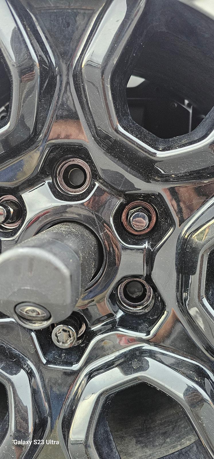 Ford Bronco Black Lug Nuts for Wildtrak? 20240324_185555