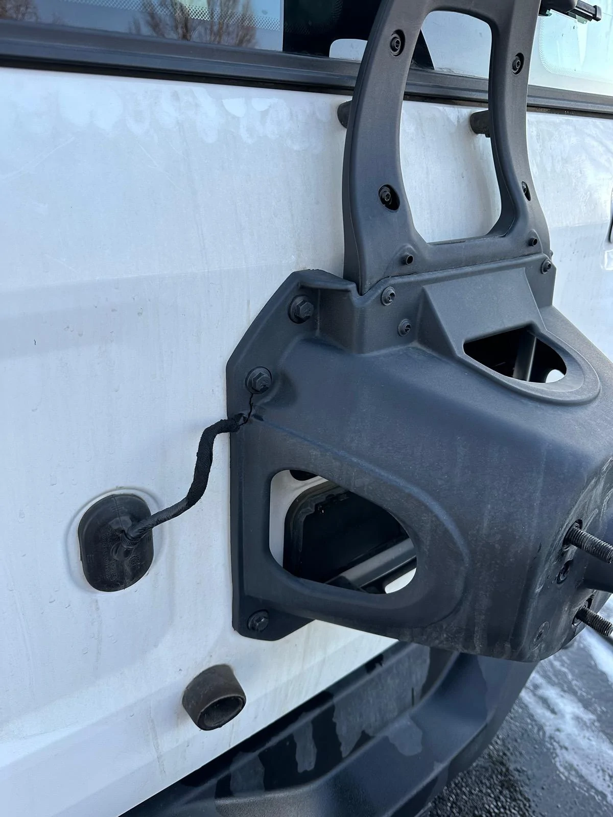 Ford Bronco Spare Carrier Crack IMG_6235