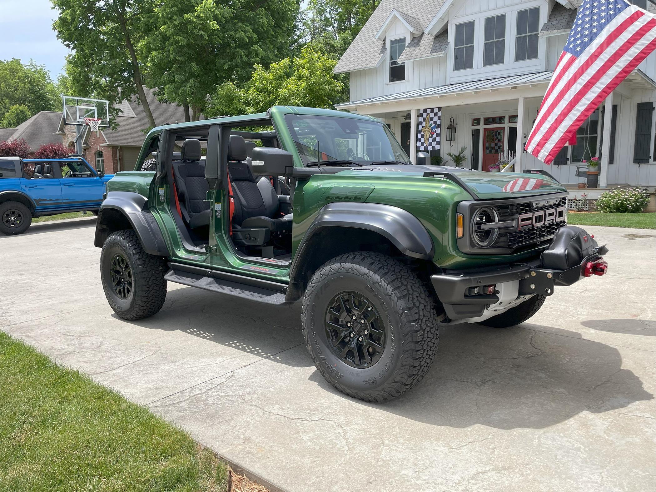 Thought Raptor Thoughts on color matched painted Braptor flares versus black flares ...