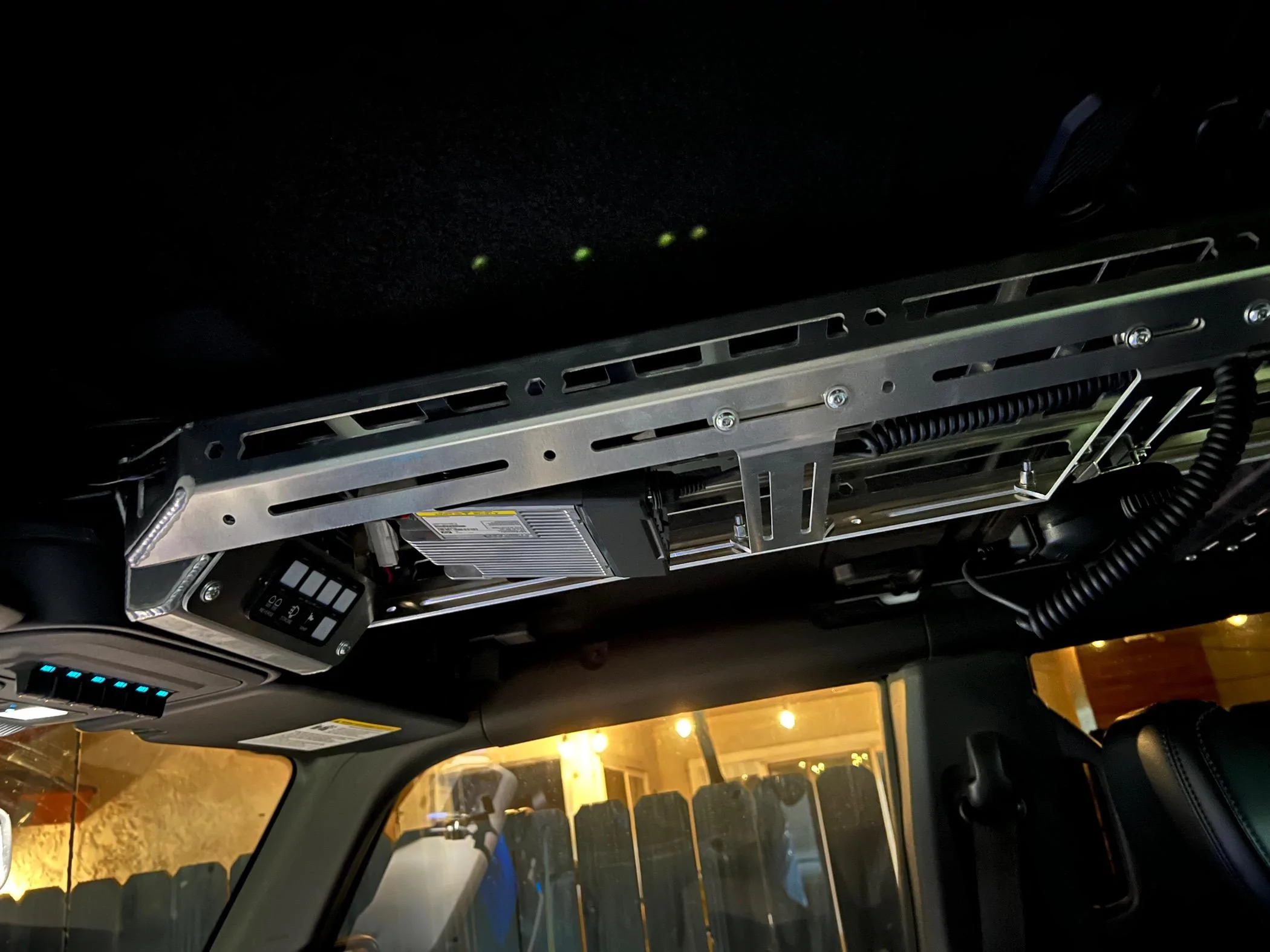 Ford Bronco Lobo Off-Road Overhead Mount System IMG_4334