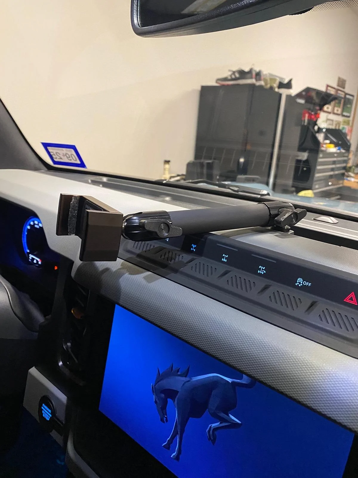 Ford Bronco Best Dash Rail Mount? 134B43F7-6C59-4555-90E5-9DBCC61AE1CB