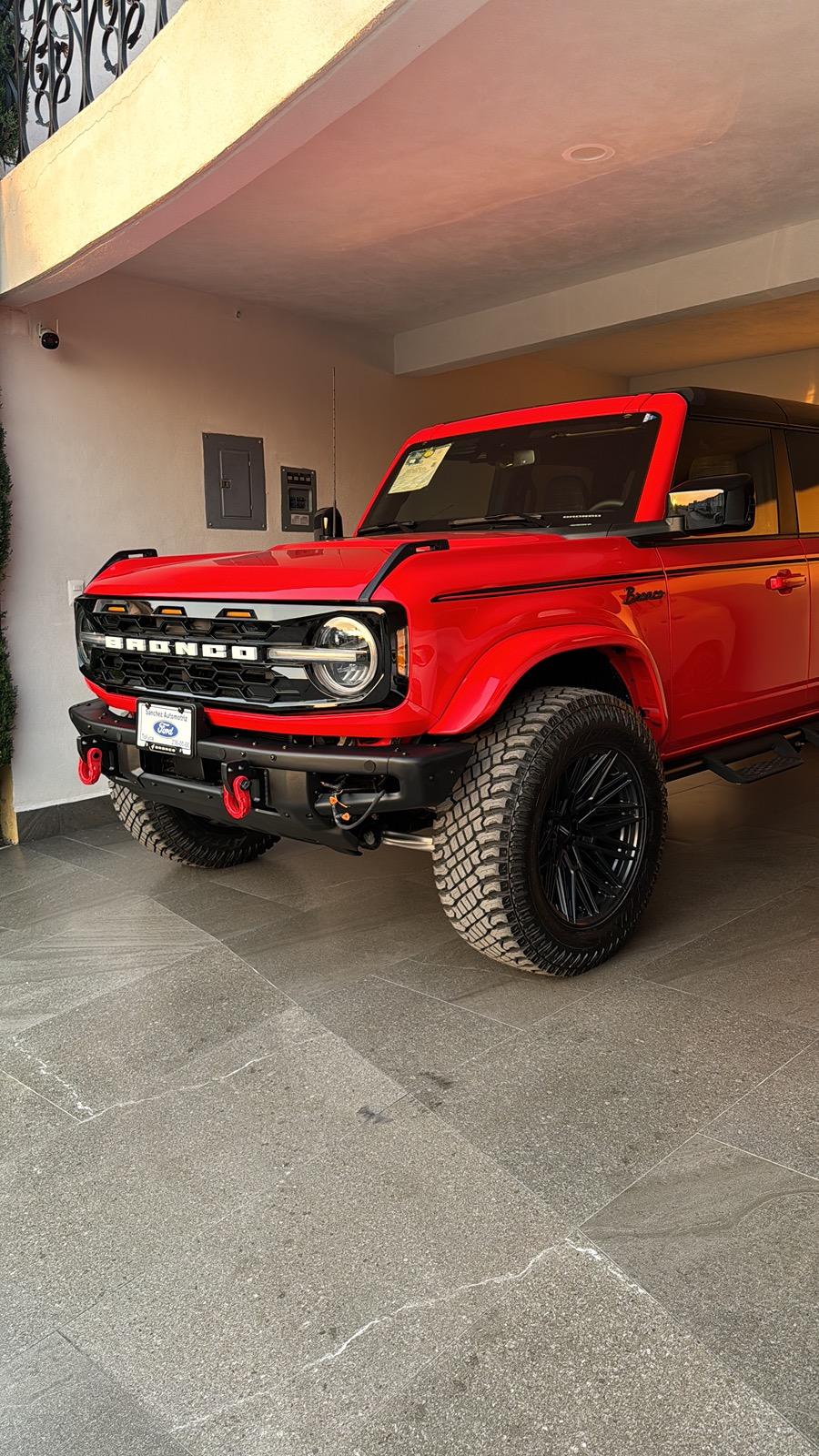 Ford Bronco Heritage Build - After & Before 9DB534CD-FFA5-46E2-B5D1-CDD7EE841280