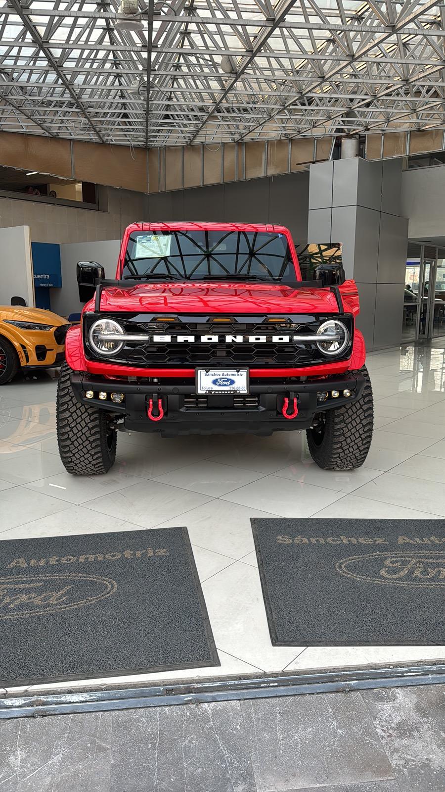 Ford Bronco Heritage Build - After & Before 4DBE5BAB-5E32-4B32-ABAF-7CA03758E6A3