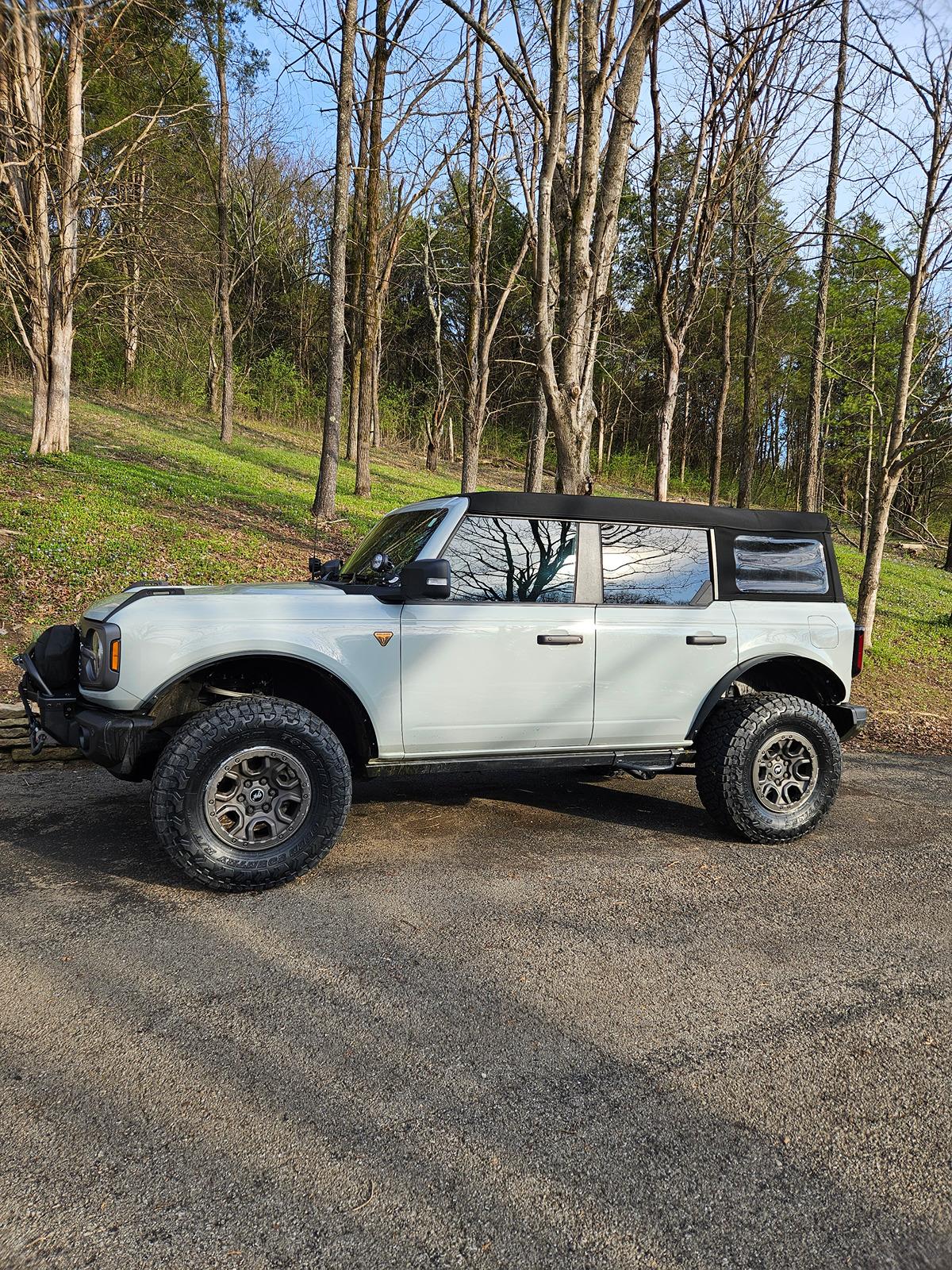Ford Bronco New Tires - Toyo R/T Trail (315/70r17) installed 20240329_182113