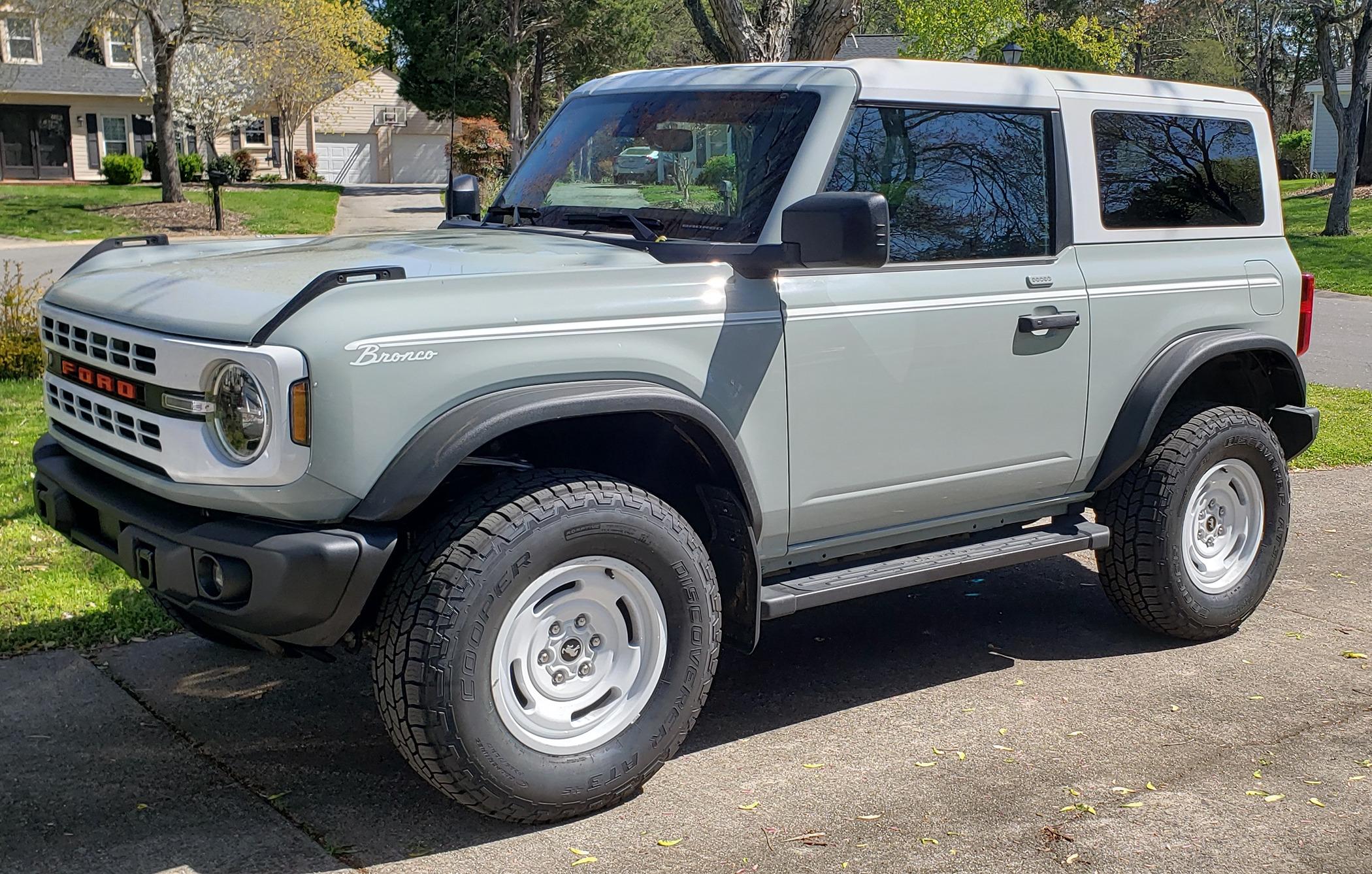 Ford Bronco HERITAGE EDITION Bronco Club 20240331_front 3-4