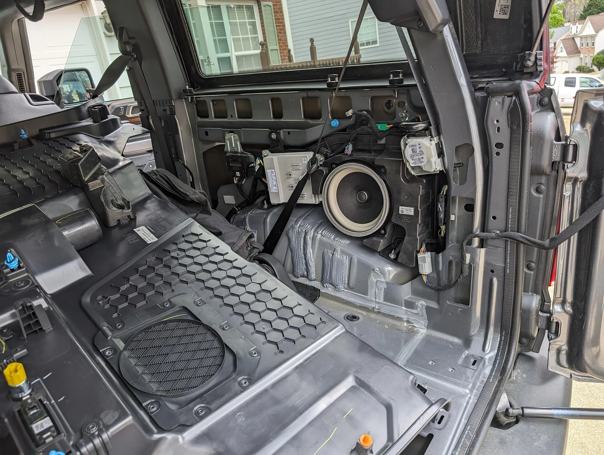 Ford Bronco What did you do TO / WITH your Bronco today? 👨🏻‍🔧🧰🚿🛠 PXL_20240401_202320164