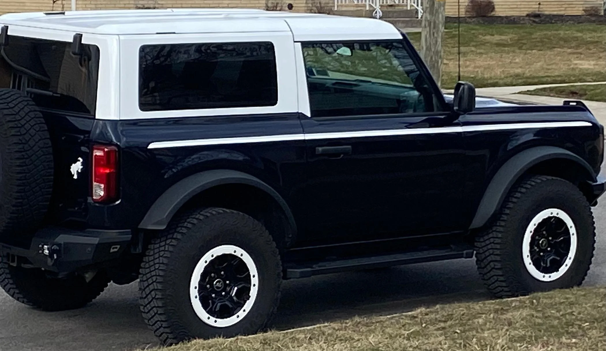 Ford Bronco Poll: Thoughts on Trim Swapping Modifications? IMG_2111
