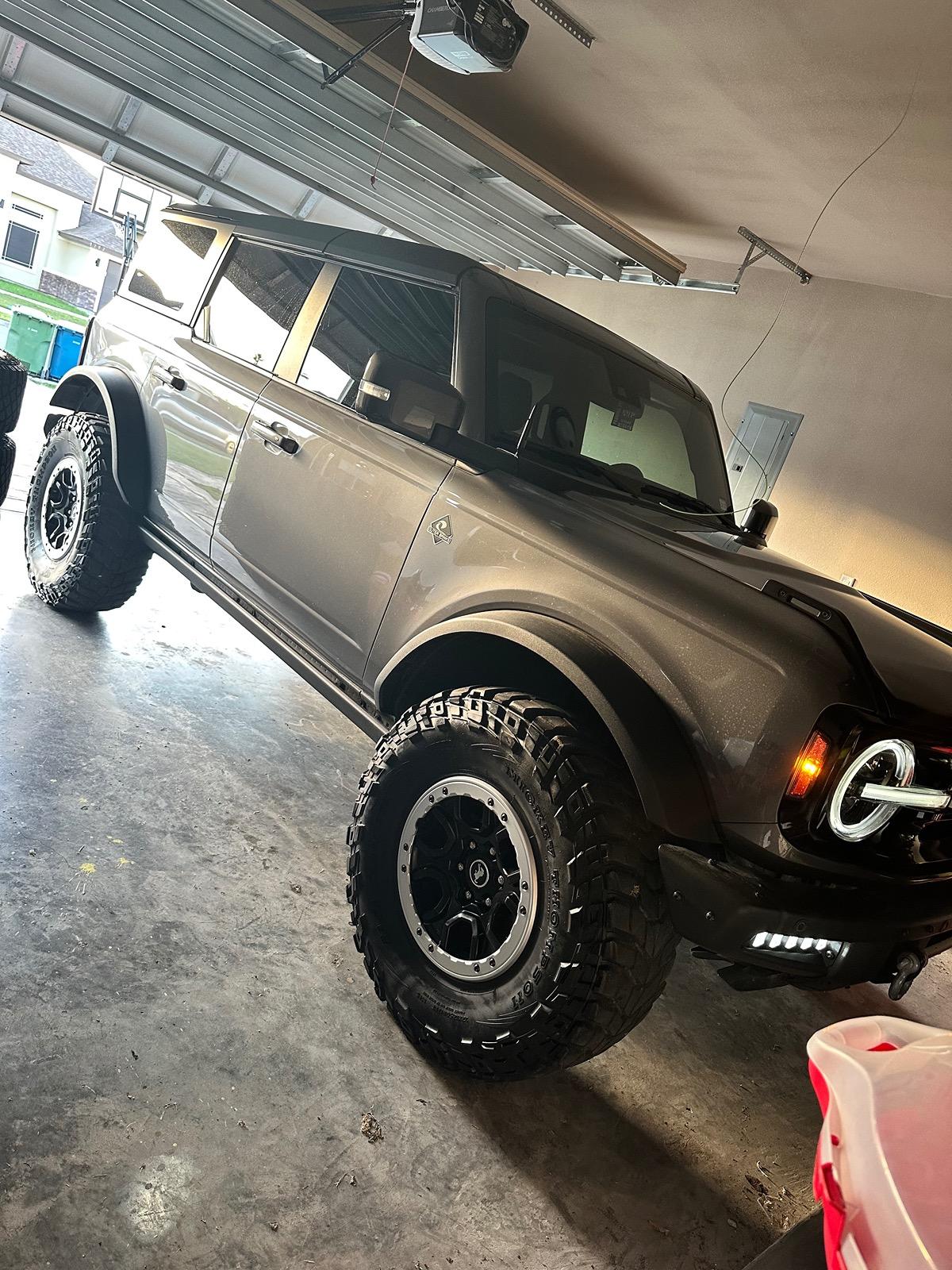 Ford Bronco 37 on no lift IMG_8815