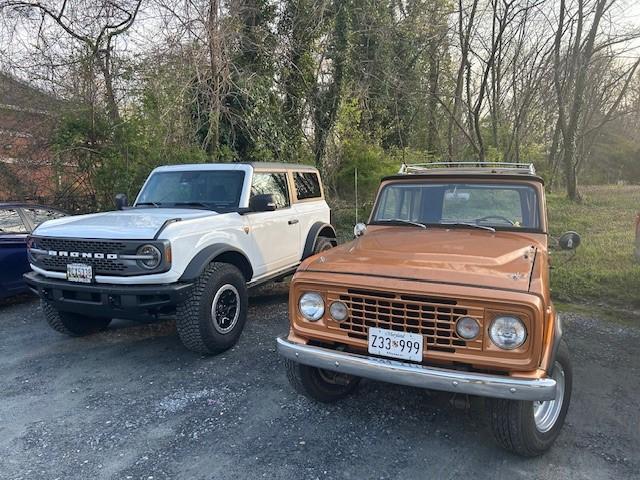 Ford Bronco Pics of your 2dr next to other cool 2drs 73 Jeep Commando