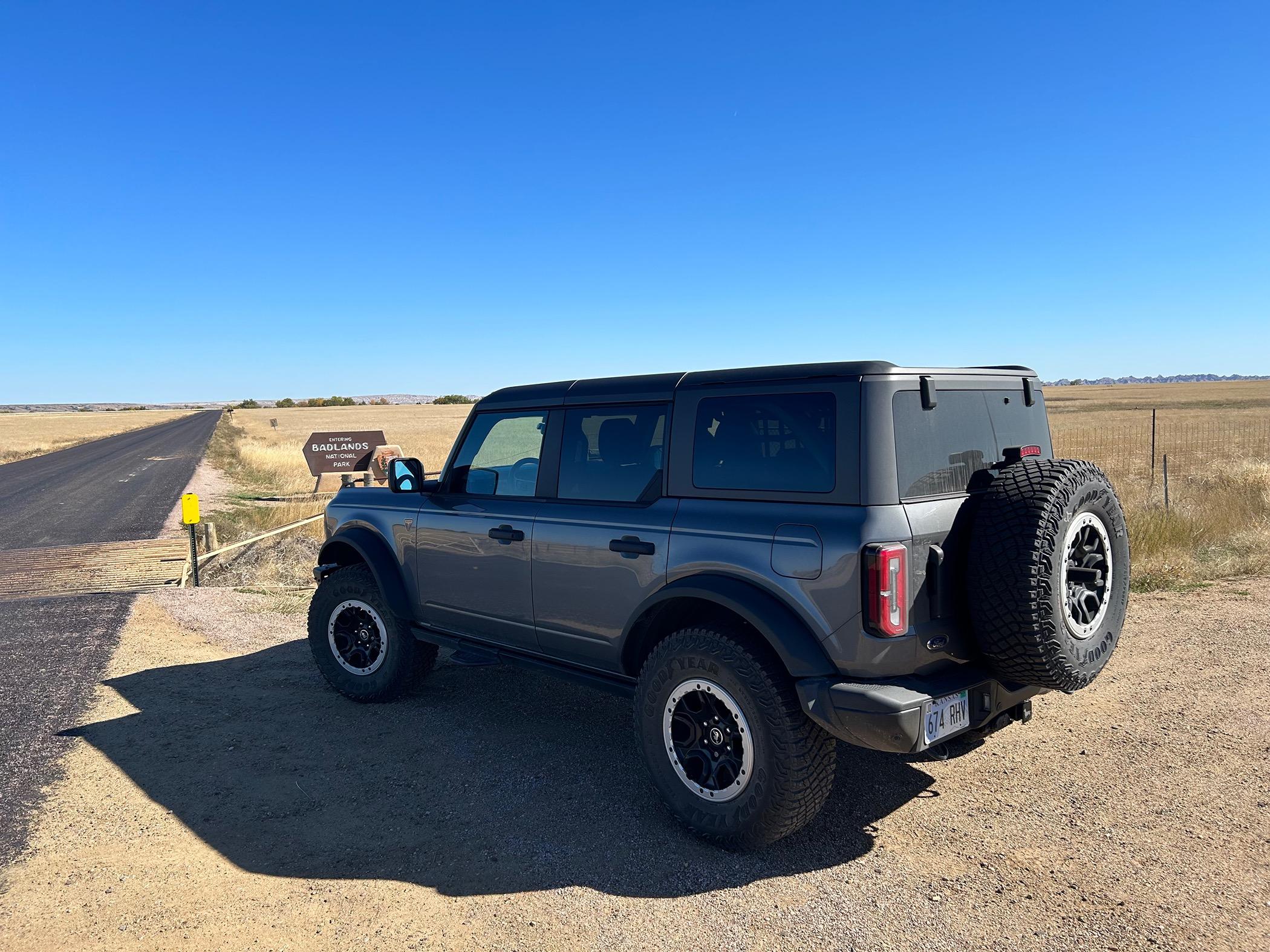 Ford Bronco CARBONIZED GRAY Bronco Club IMG_0935