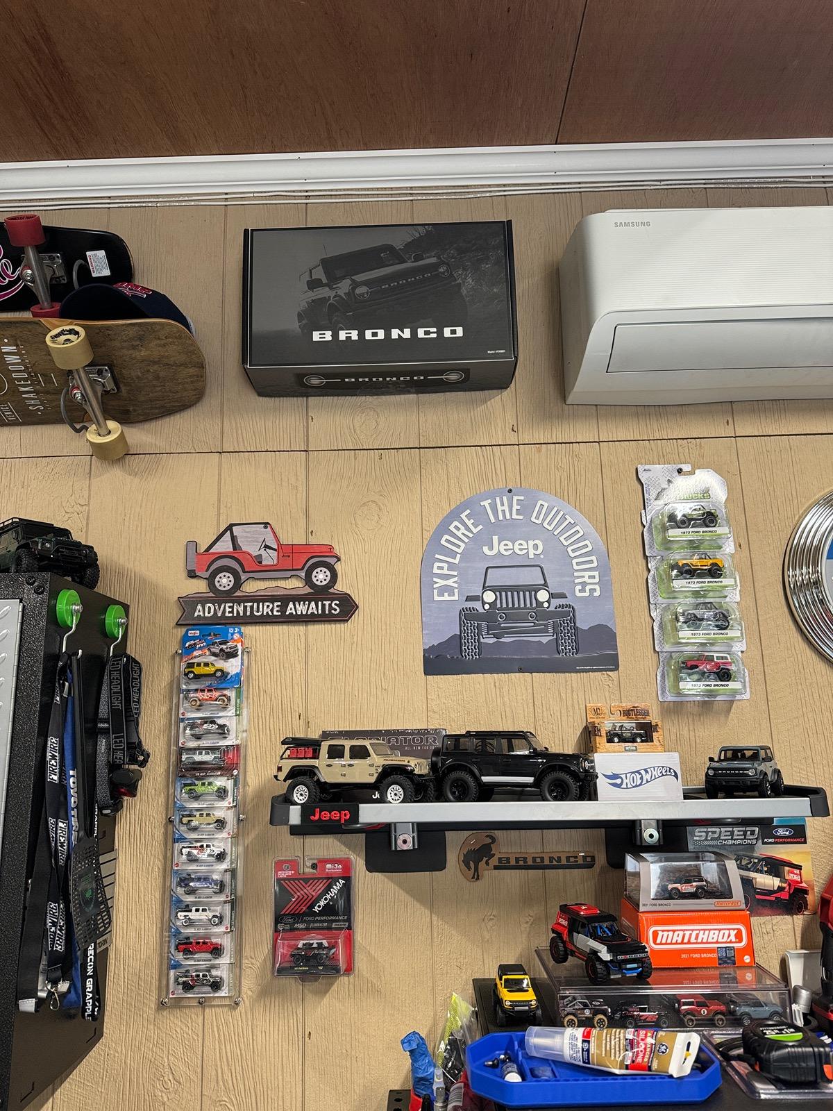 Ford Bronco Bronco Branded Tools Roll-up Kit IMG_1504