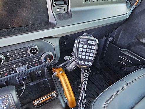Ford Bronco What did you do TO / WITH your Bronco today? 👨🏻‍🔧🧰🚿🛠 Yaesu_FTM500_Install_02