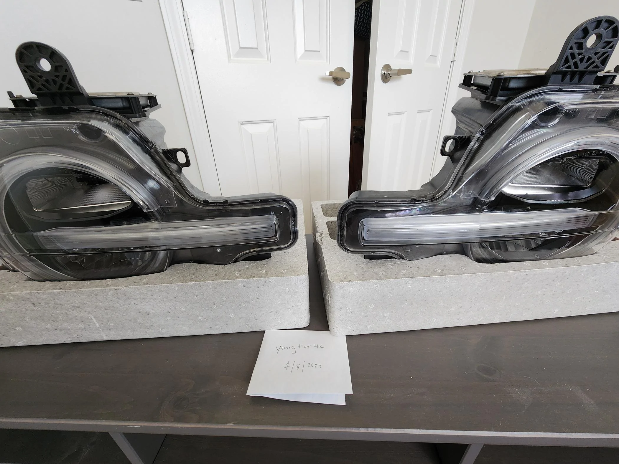 Ford Bronco Signature Headlights 20240408_092634