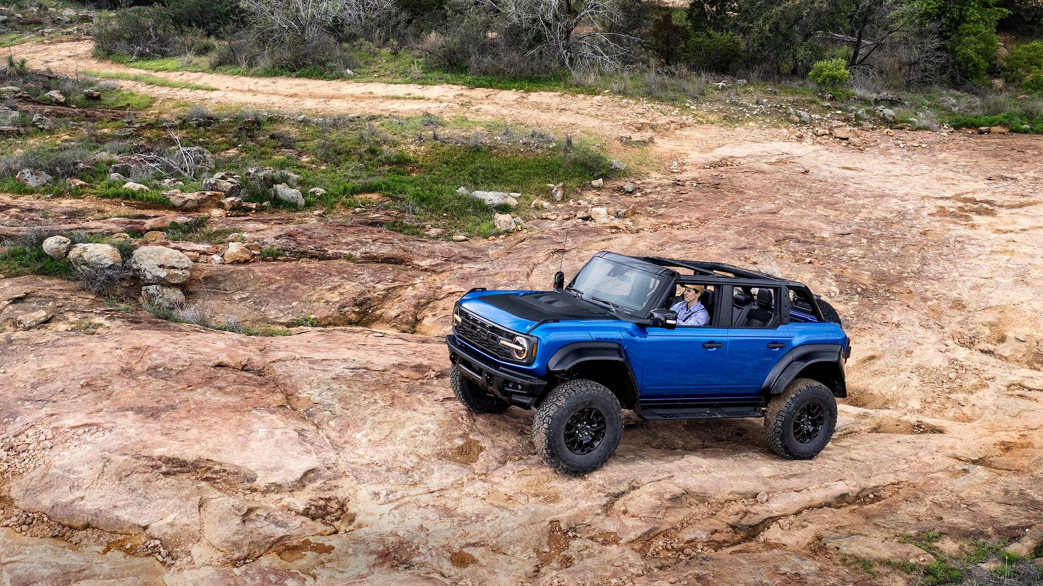 Ford Bronco Bronco Raptor Black Appearance Package w/ Painted Hardtop Debuts Under Total Solar Eclipse Bronco Raptor Black Appearance Package_03