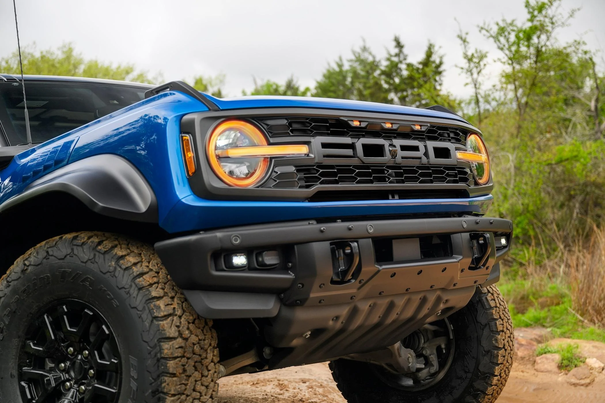Ford Bronco Bronco Raptor Black Appearance Package w/ Painted Hardtop Debuts Under Total Solar Eclipse Bronco Raptor Black Appearance Package_08