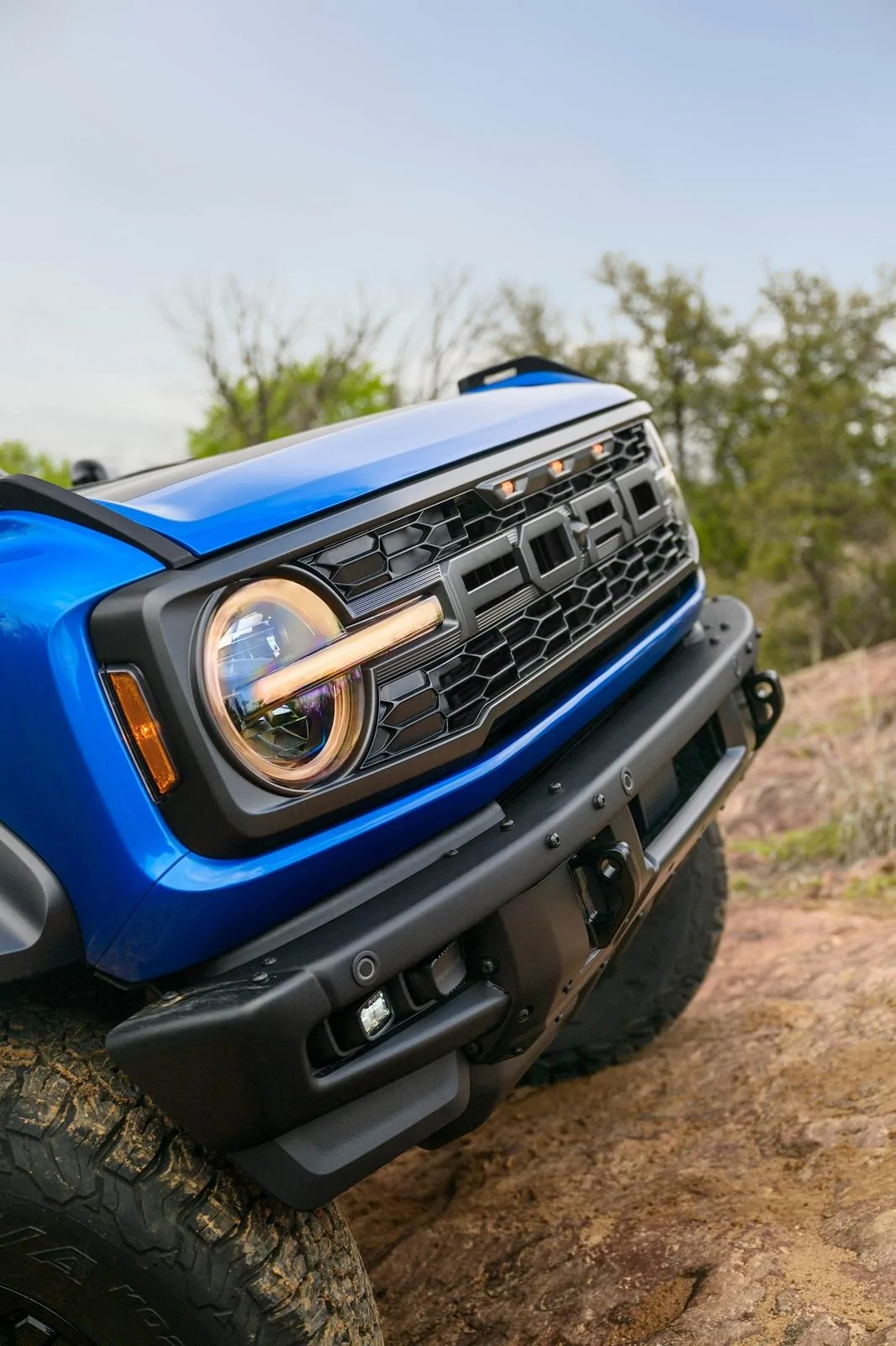 Ford Bronco Bronco Raptor Black Appearance Package w/ Painted Hardtop Debuts Under Total Solar Eclipse Bronco Raptor Black Appearance Package_09