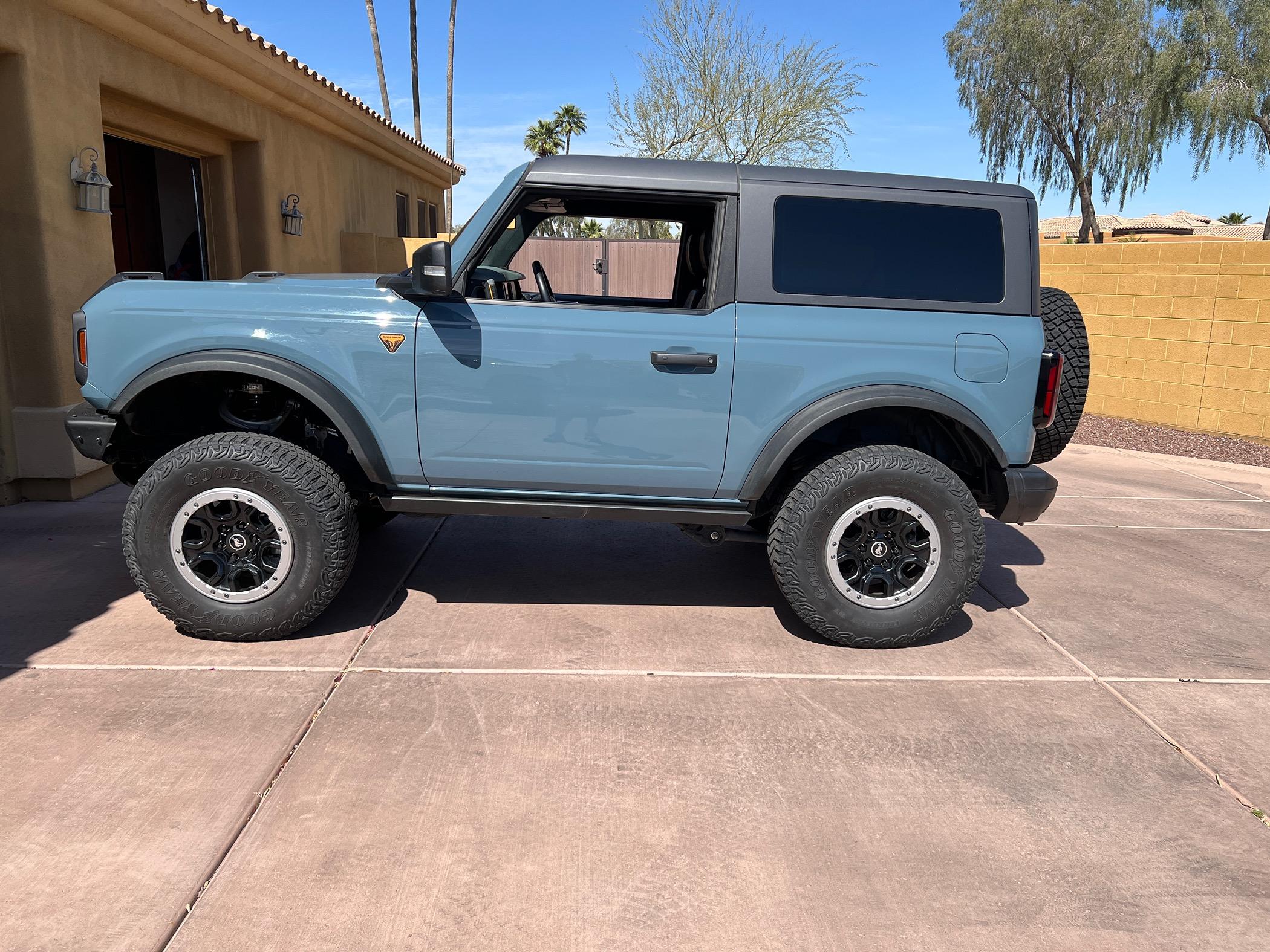 Ford Bronco Sway Bar holding up front end IMG_1809