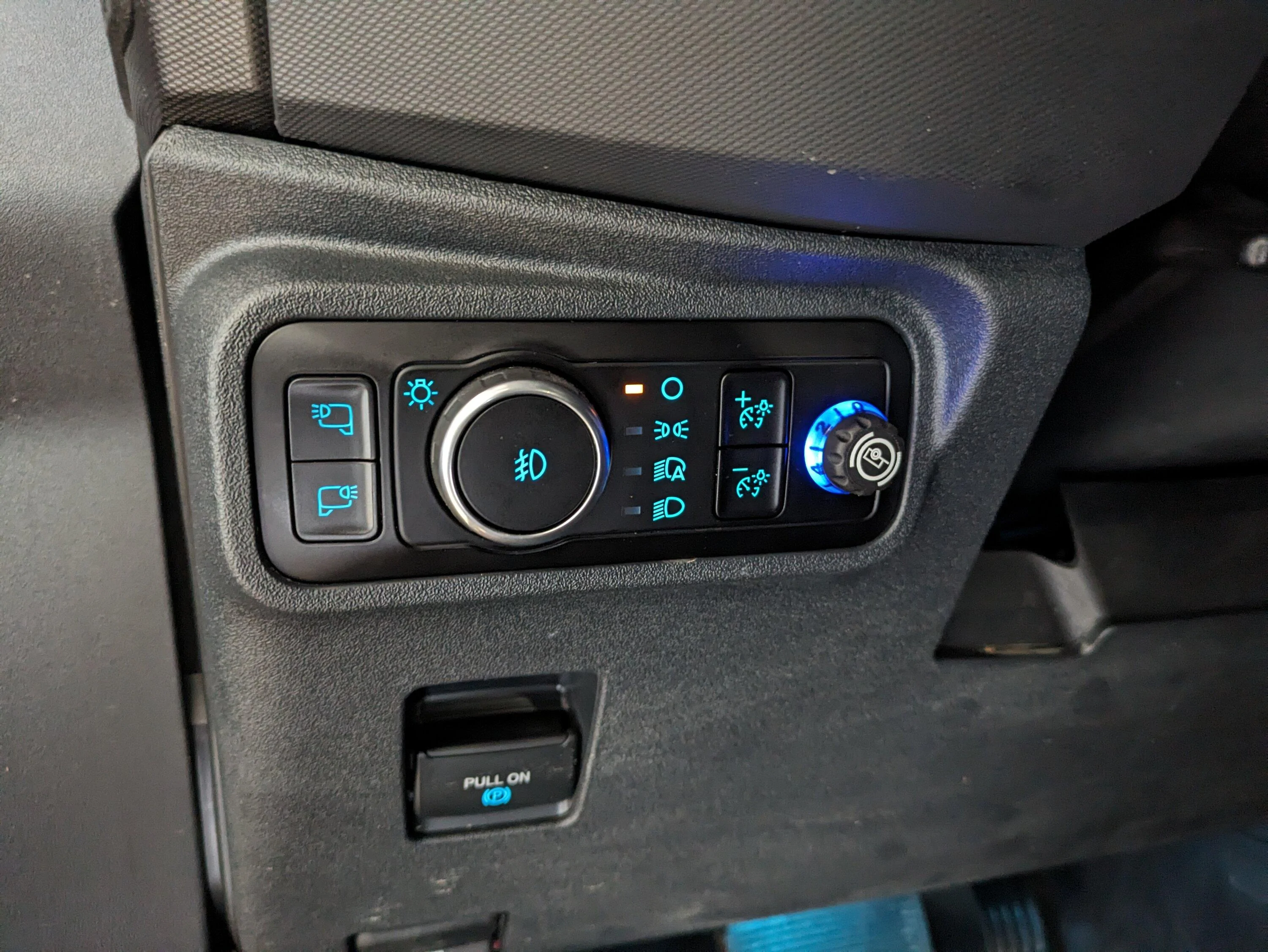 Ford Bronco Installed Ford Bronco Brake Controller custom braptor.  VM2DZ2C006A 1000003633