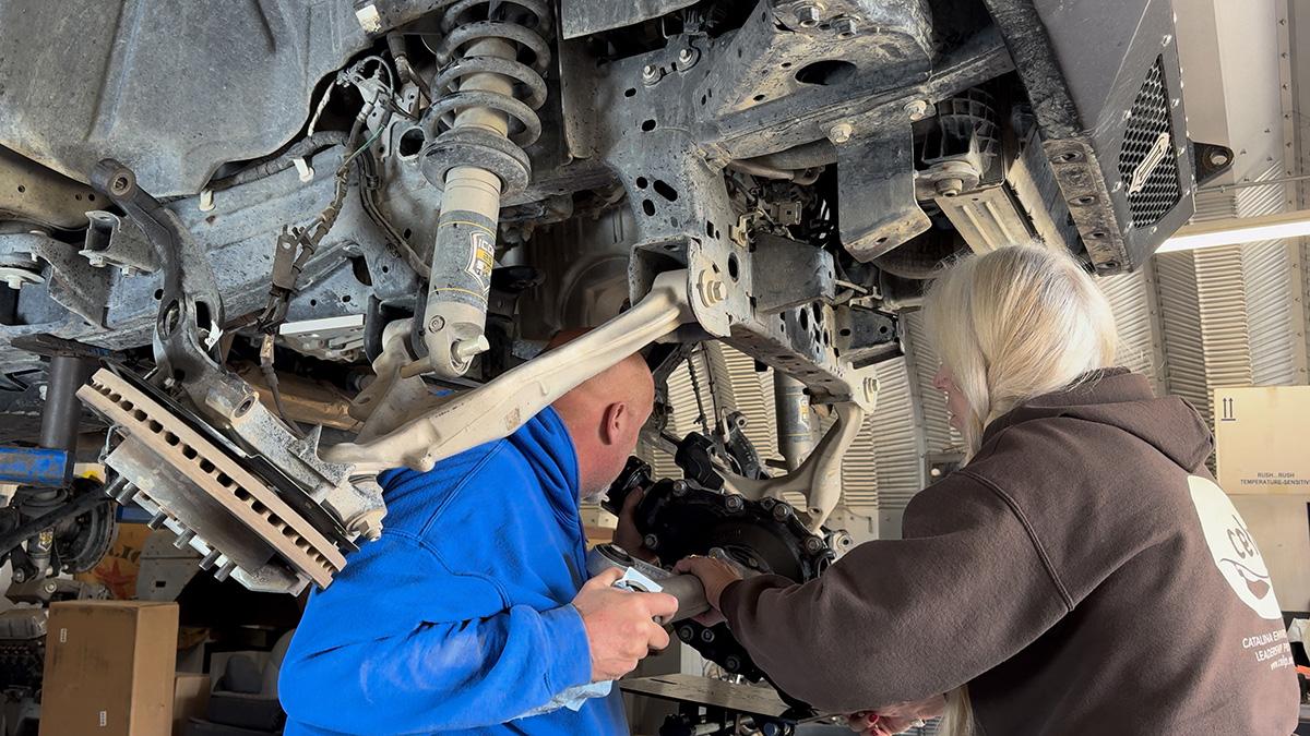 Ford Bronco Front Drive Unit Swap (M190 to M210) - In Depth DIY Video IMG_6791.00_20_56_48.Still001s