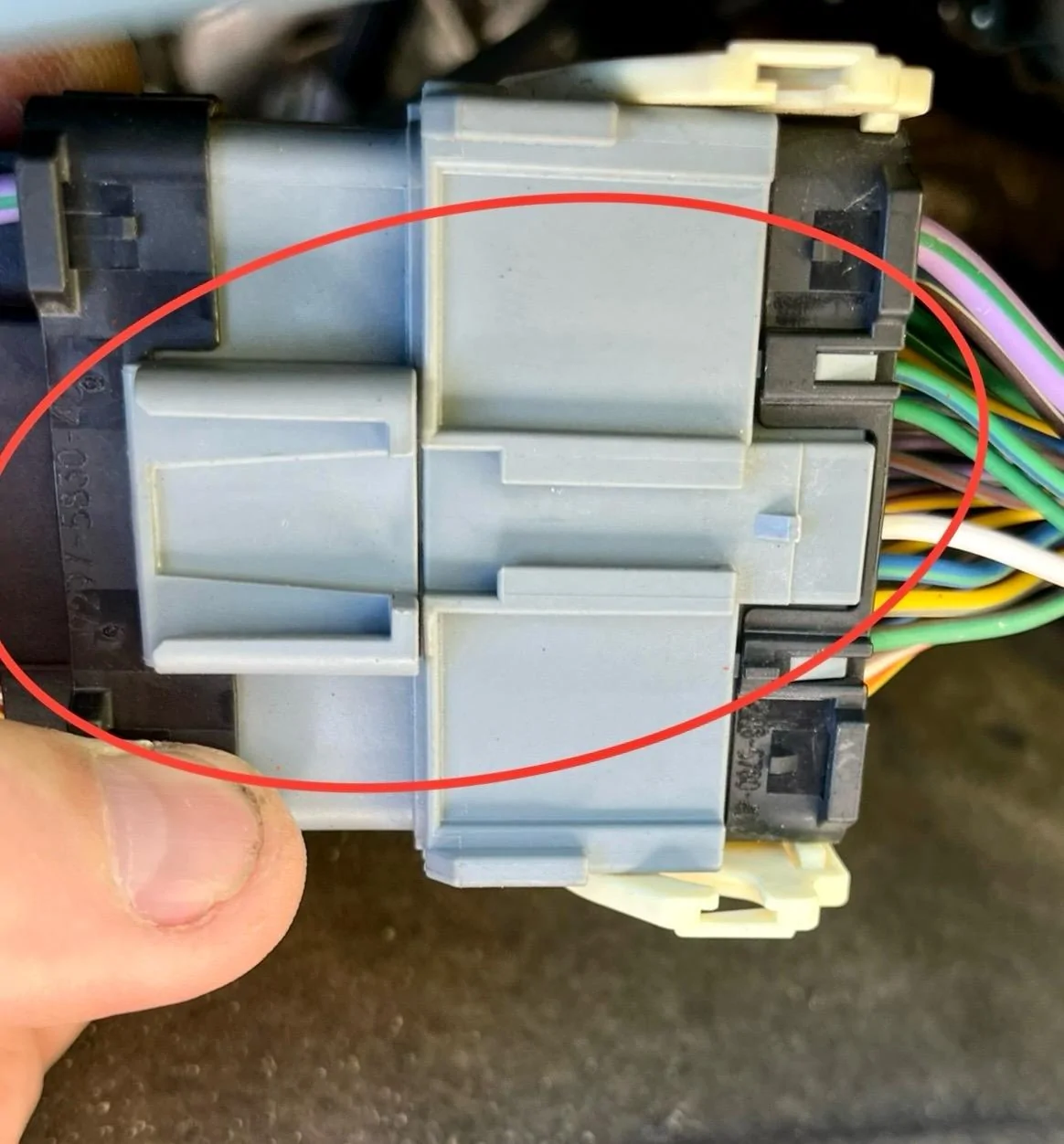 Ford Bronco Adding a 7 pin factory wiring harness IMG_0653