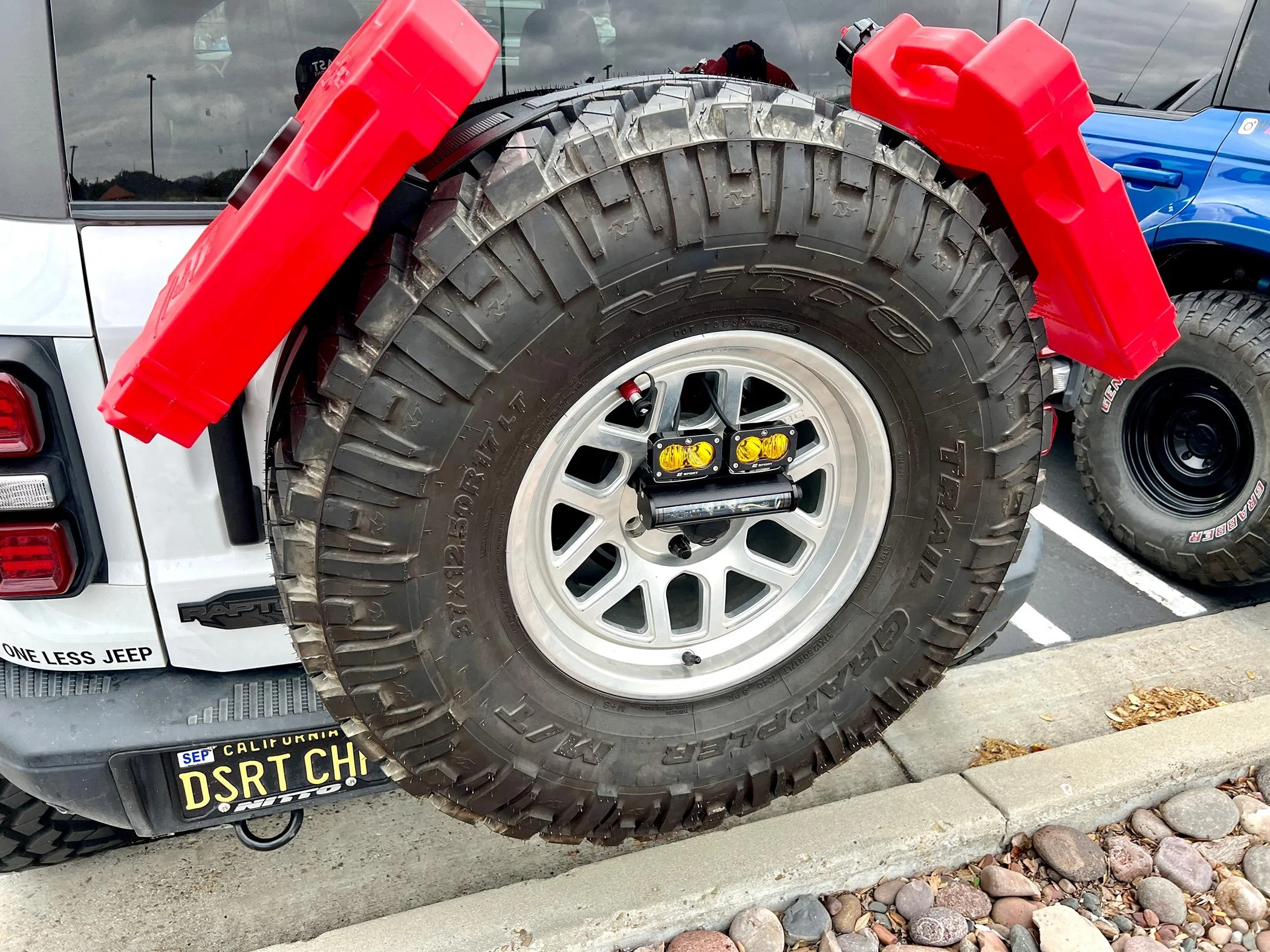 Ford Bronco NEW! Bronco Raptor ”UNI” Chase Light Mount by Fast Intentions IMG_6691