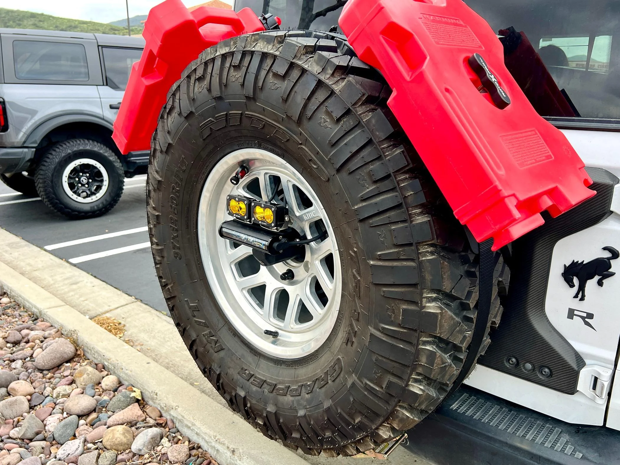 Ford Bronco NEW! Bronco Raptor ”UNI” Chase Light Mount by Fast Intentions IMG_6707