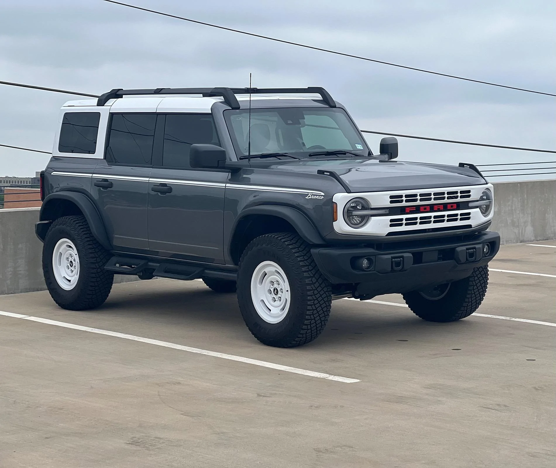 Ford Bronco CARBONIZED GRAY Bronco Club IMG_5053