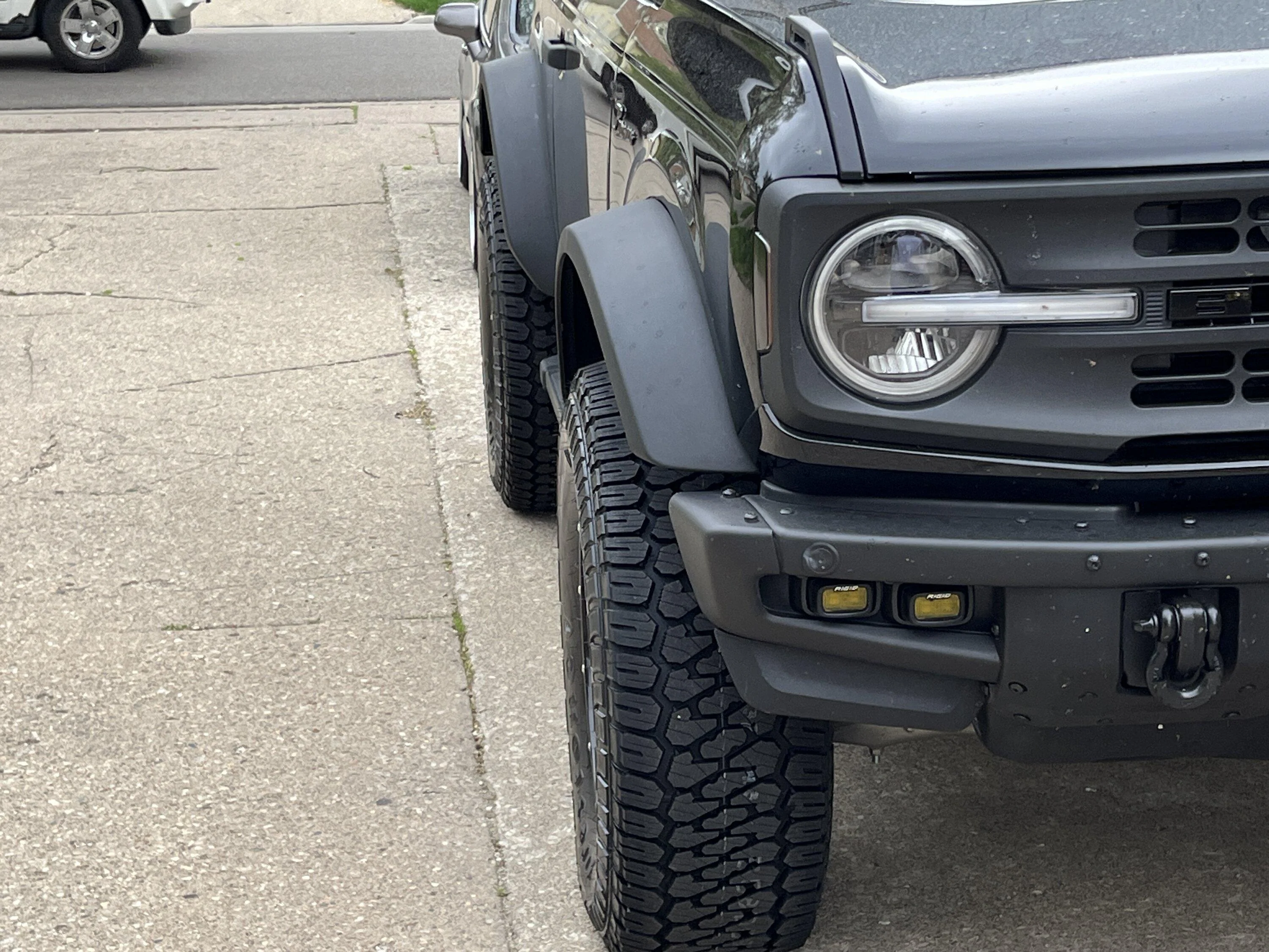 Ford Bronco Sas flares or no? IMG_7096