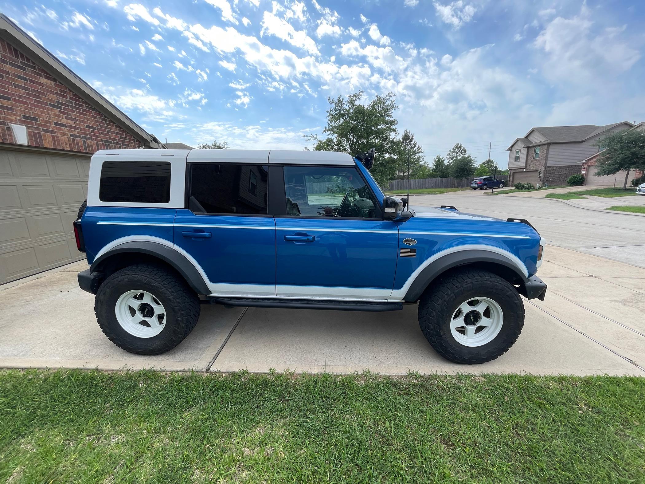 Ford Bronco That's it...I'm done...I can't wait anymore...Anderson Composites White Hard Top installed img_6587-jpe