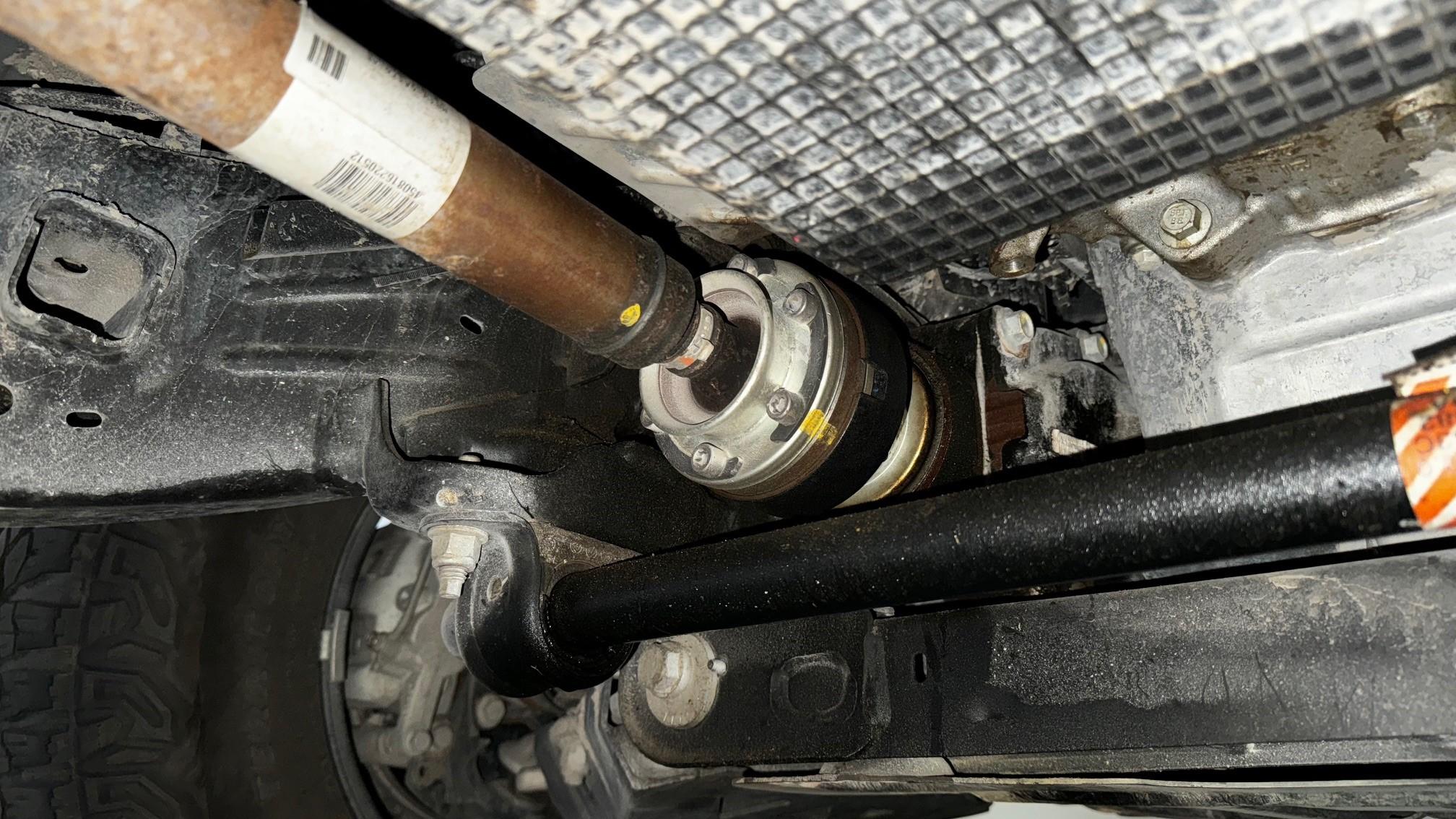 Ford Bronco Front differential pinion seal leaking front diff pic