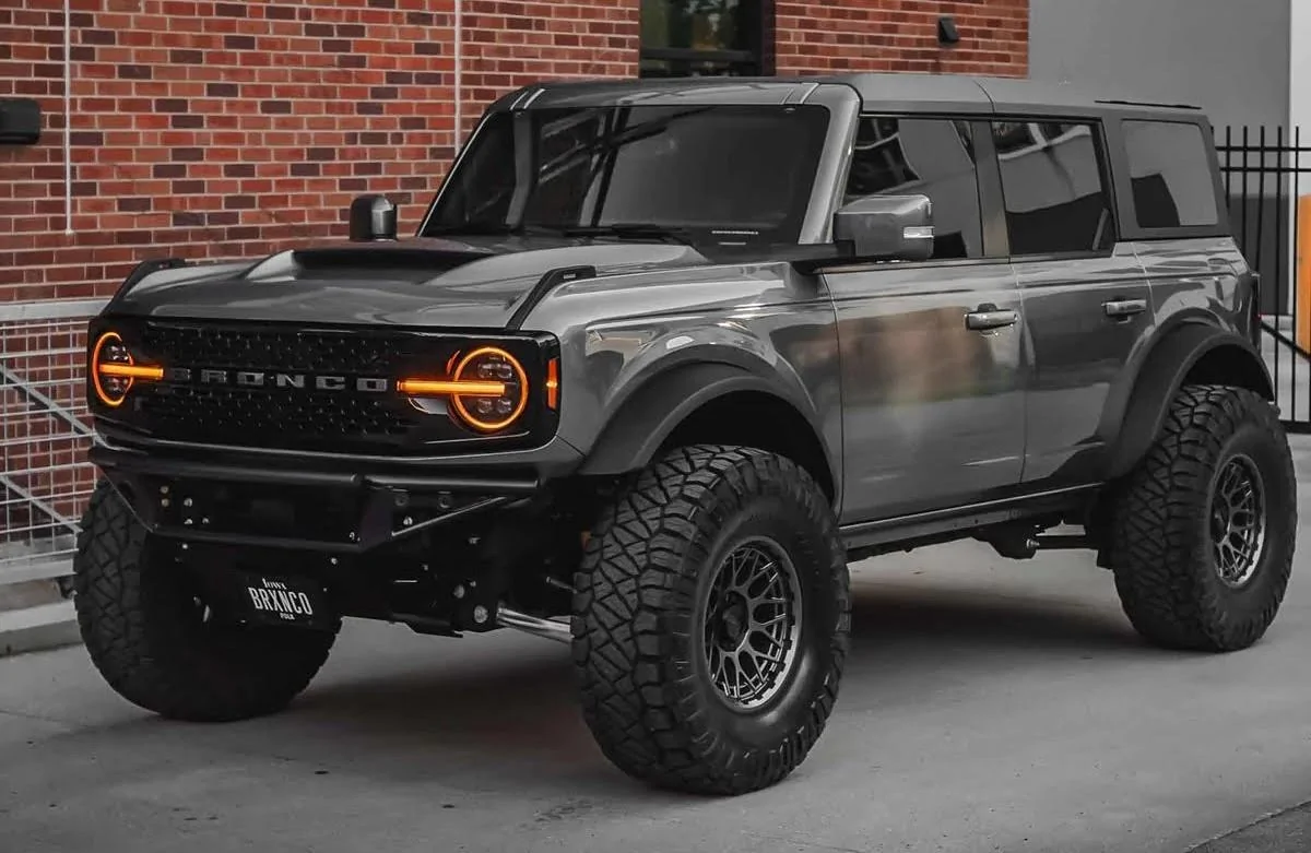 Ford Bronco What bumper is this? (answer: SVC Offroad) 111
