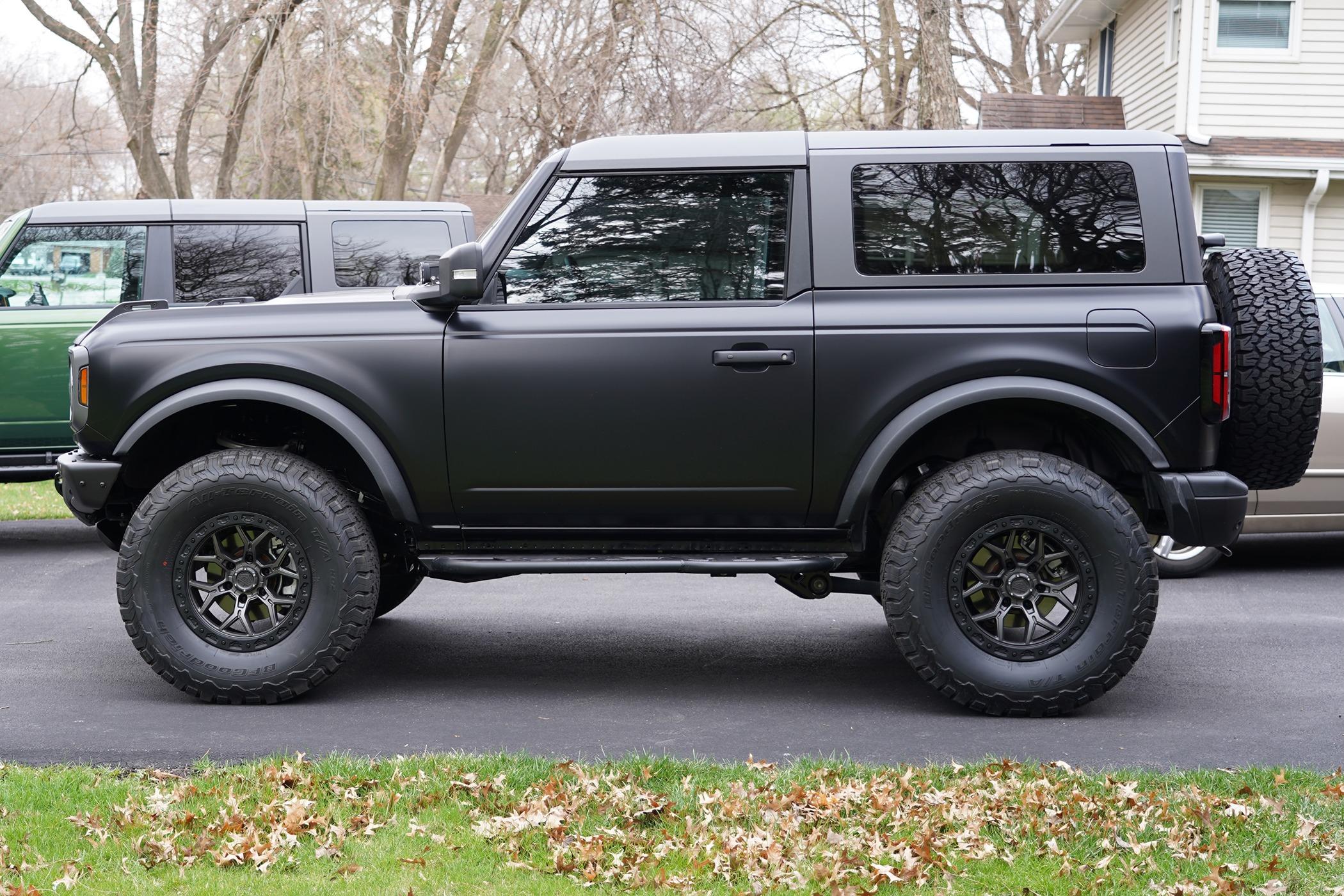 Ford Bronco BROOX's 2DR Shadow Black Squatchy Boy lift-8