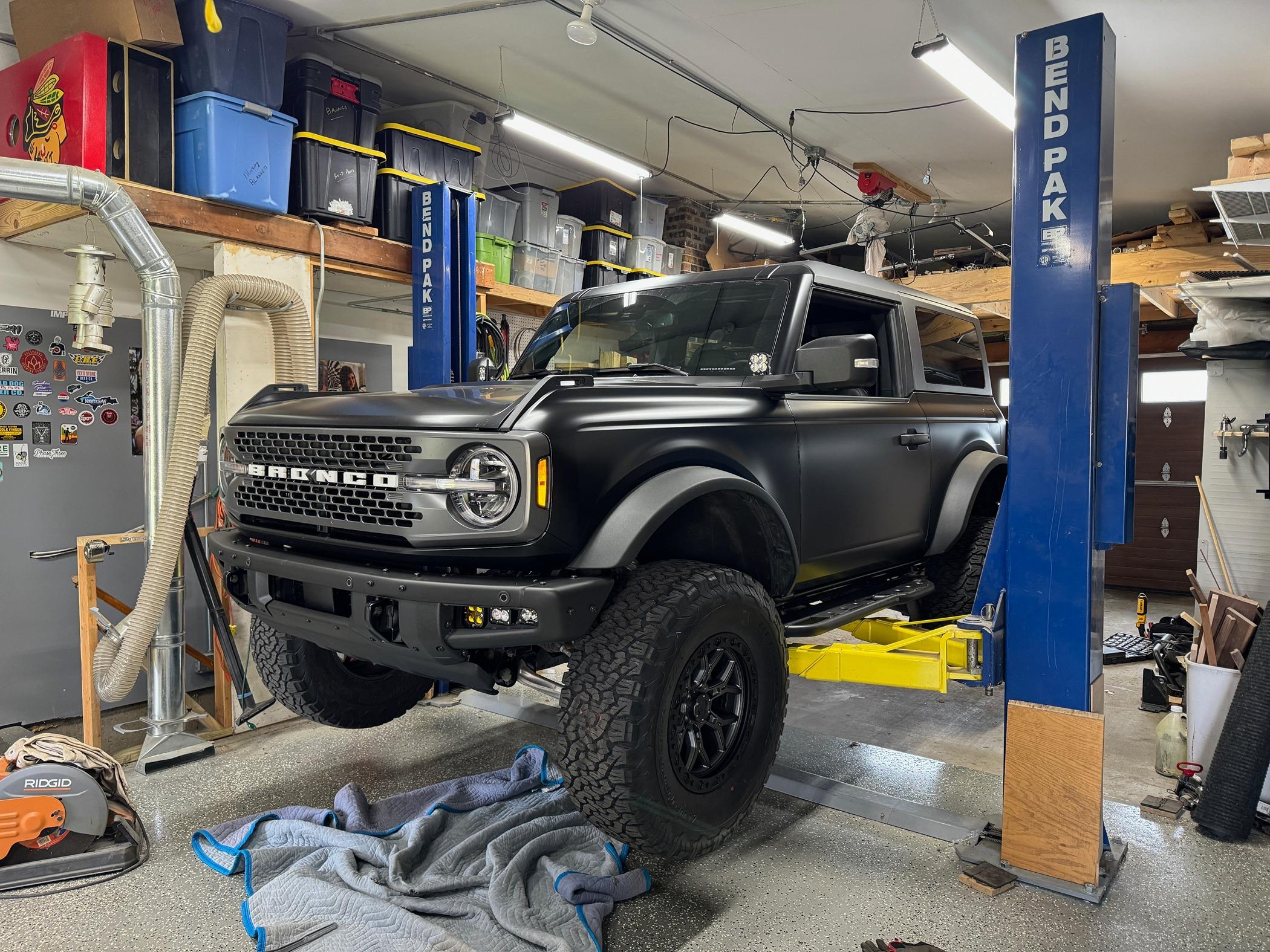 Ford Bronco BROOX's 2DR Shadow Black Squatchy Boy lift-7