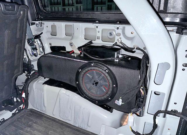 Ford Bronco Victory: dialed in the Kicker 200.4 and 500.1 amps with upgraded speakers and Gearshade hidden 8" sub 1713982045235-m5