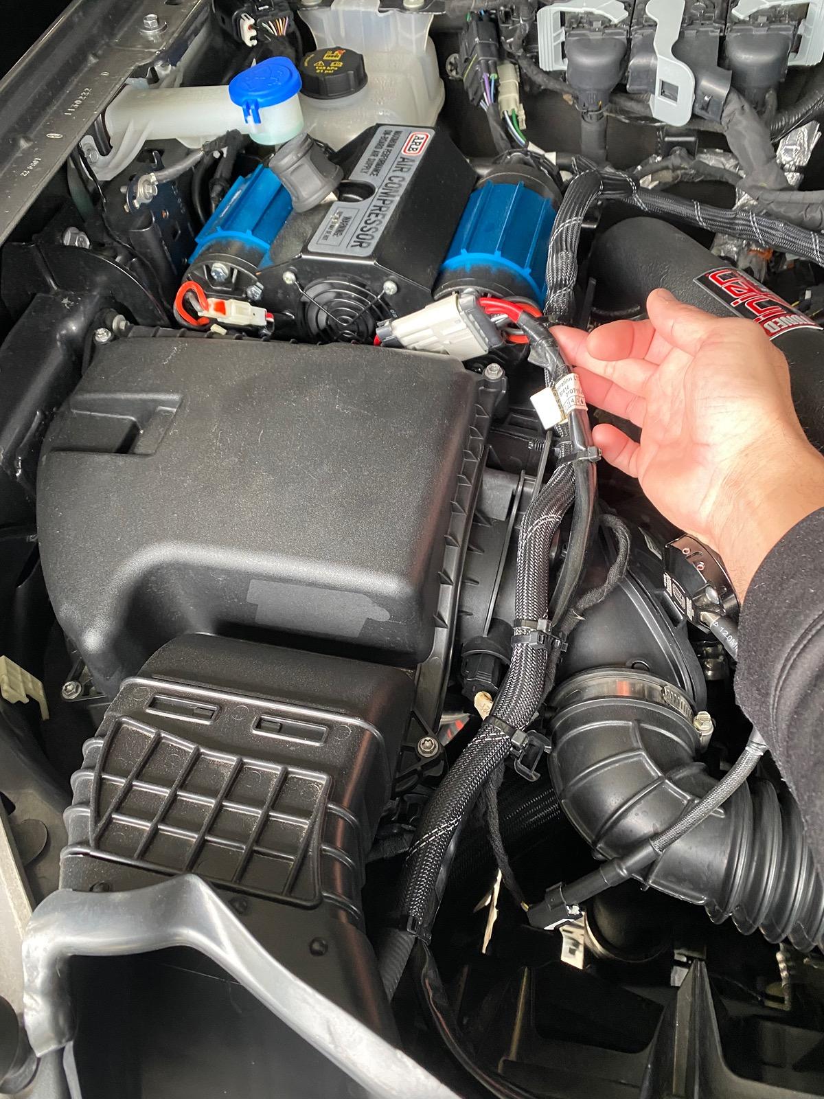Ford Bronco Arb Twin compressor and Factory AUX switches IMG_2793