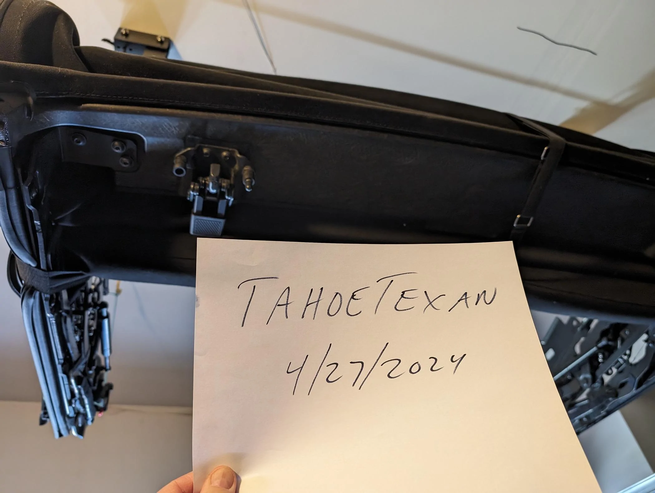 Ford Bronco Factory 4dr Soft Top w/window bag $600 PXL_20240427_190322188