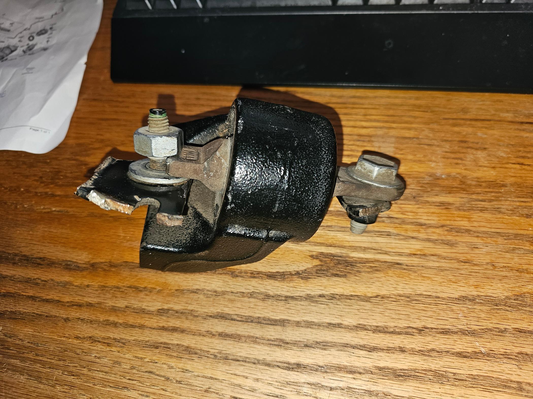 Ford Bronco Front Differential mount failure/broken. 20240427_205922