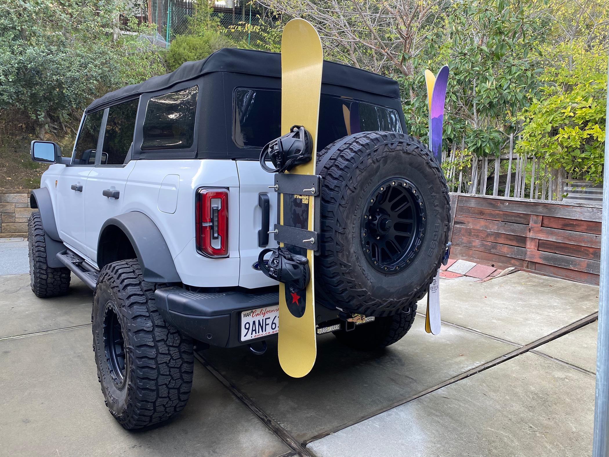 Ford Bronco Traction board + shovel mount for soft top IMG_5627