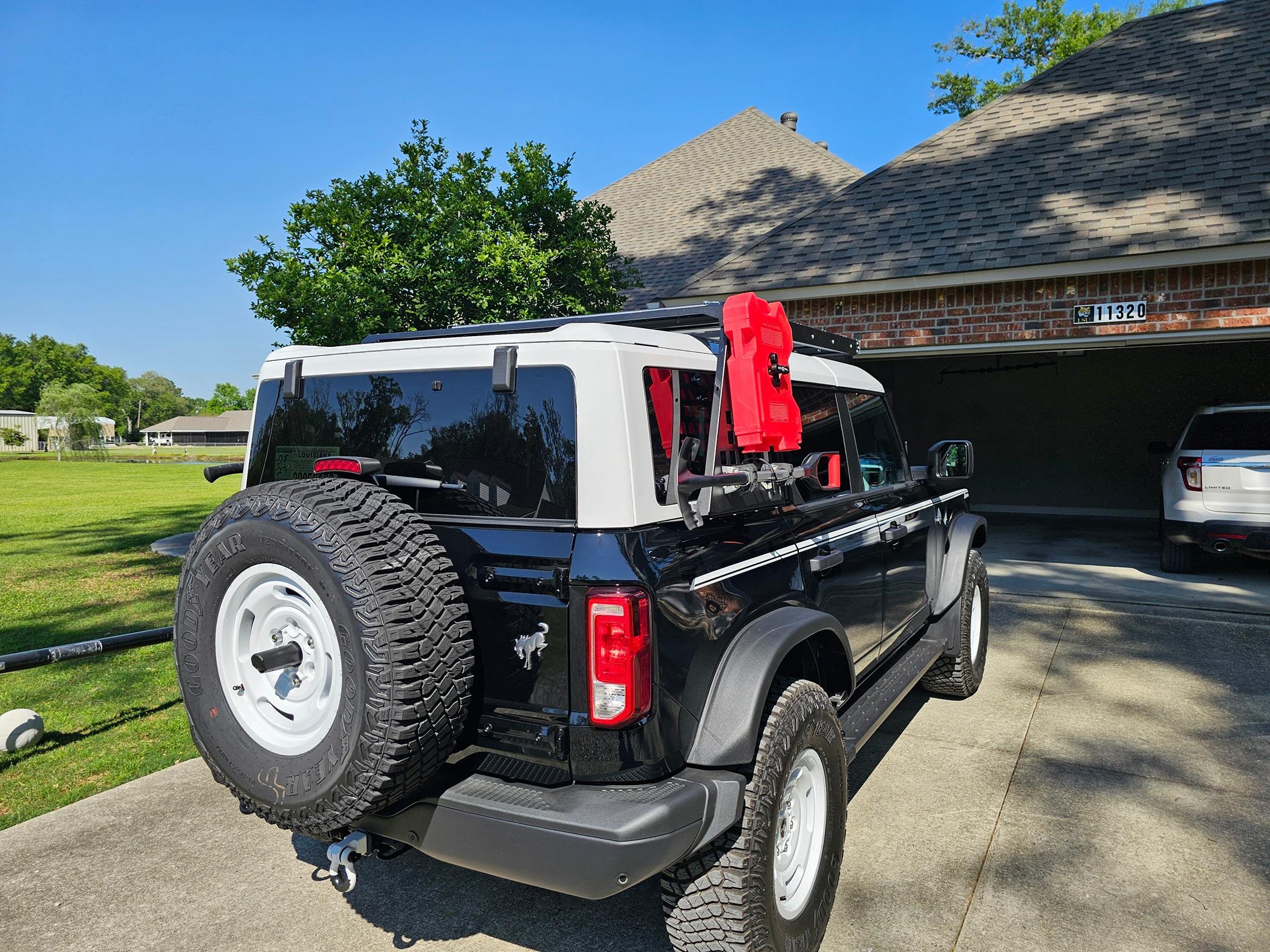 Ford Bronco Heritage Edition with Trailrax roof rack 20240405_154737