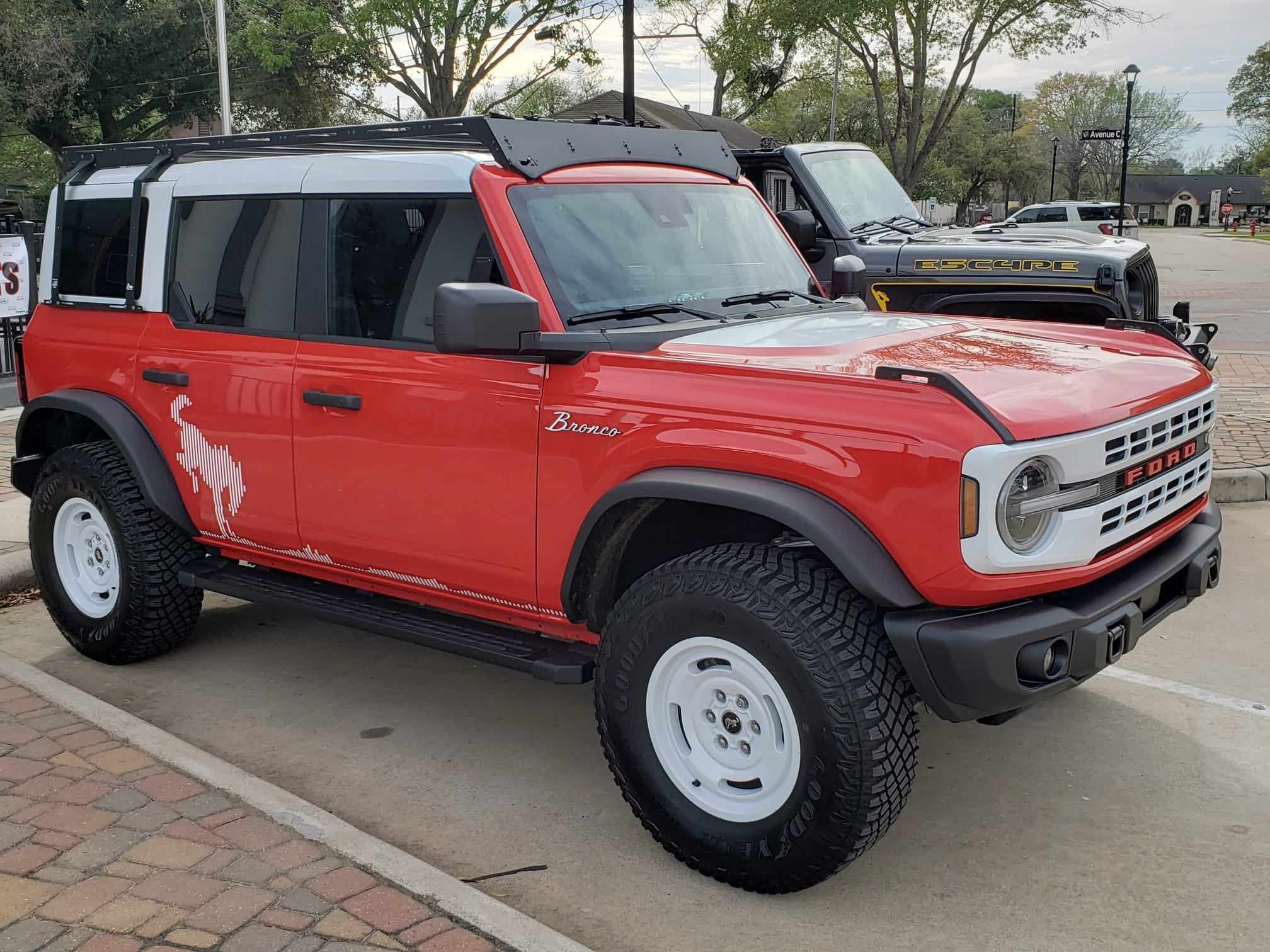Ford Bronco Heritage Edition with Trailrax roof rack 439689929_986647859544503_7907184879608485857_n
